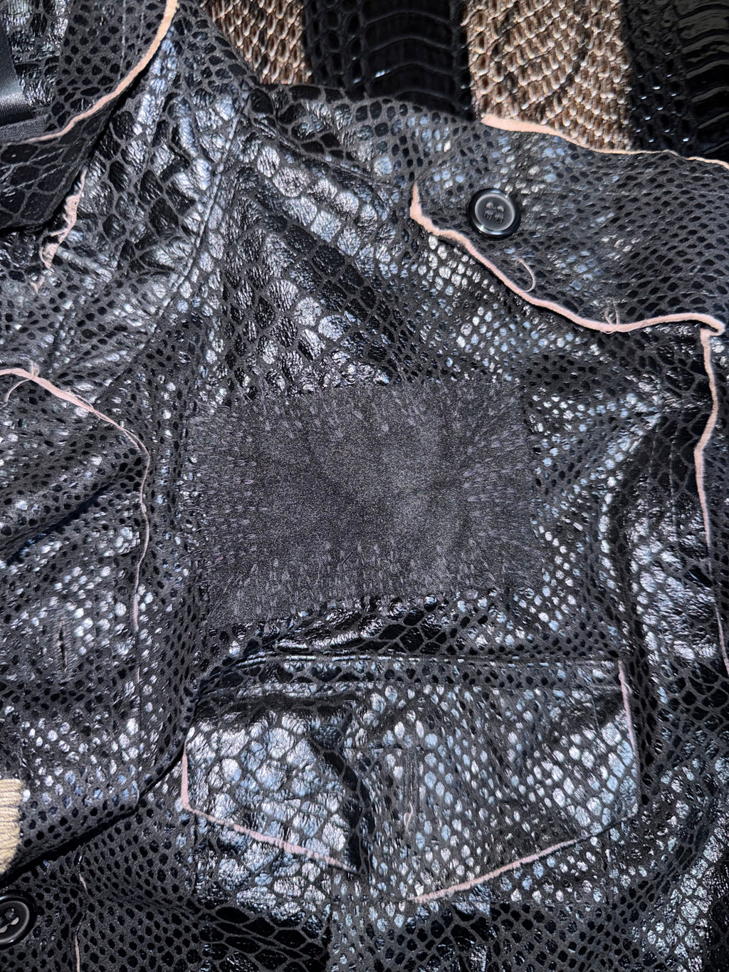 Snake Texture Shirt༒