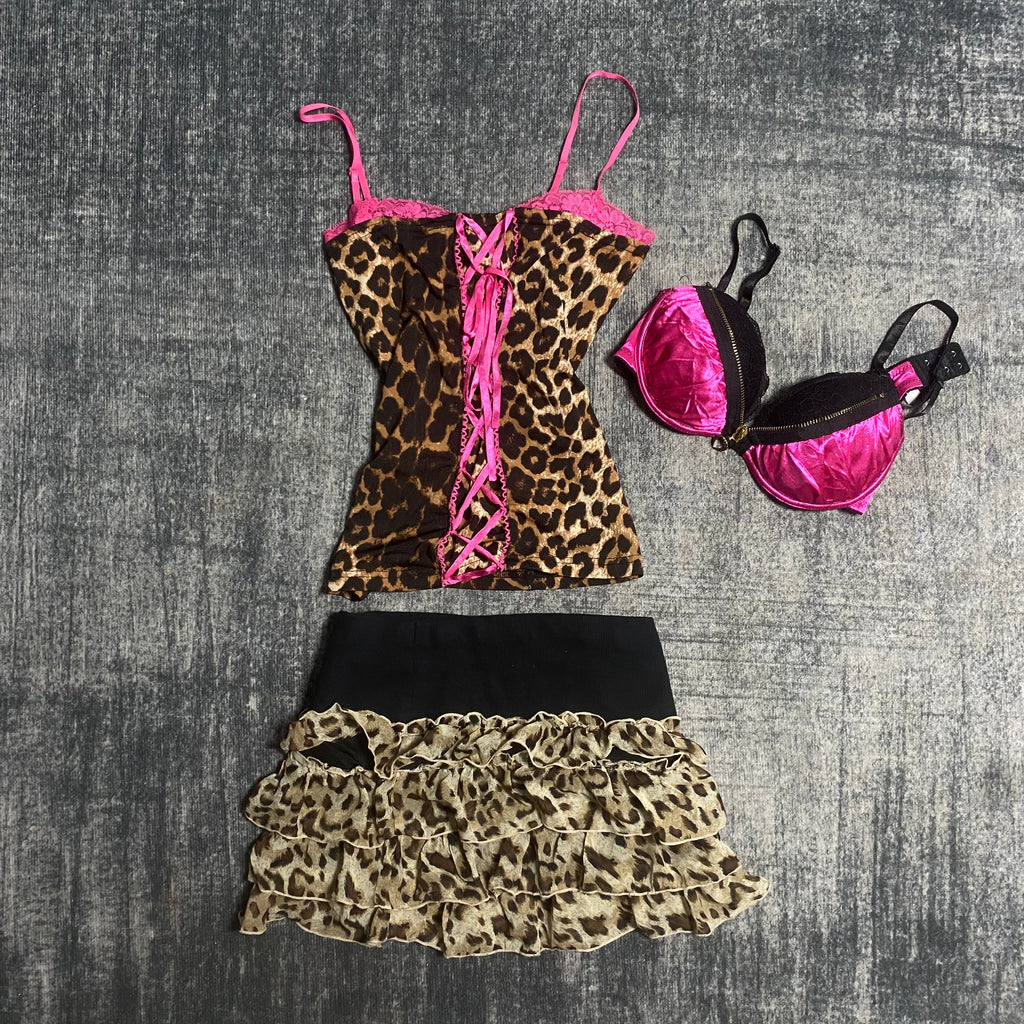 ༒𝐁𝟐𝐕༒𝟏 𝐎𝐅 𝟏 𝐋𝐈𝐌𝐈𝐓𝐄𝐃 𝐎𝐔𝐓𝐅𝐈𝐓