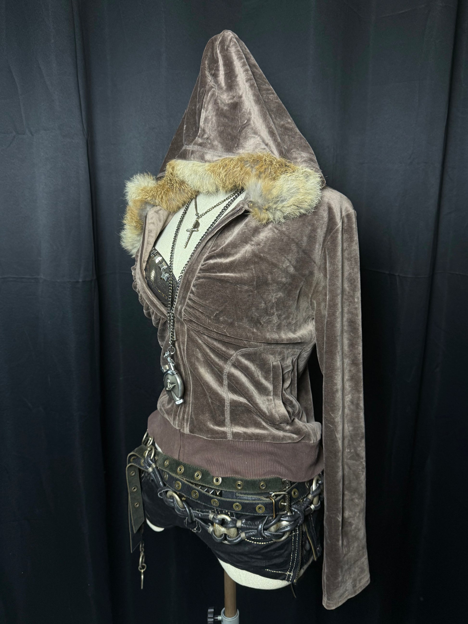 B2V-ANYSIS HOODIE ༒