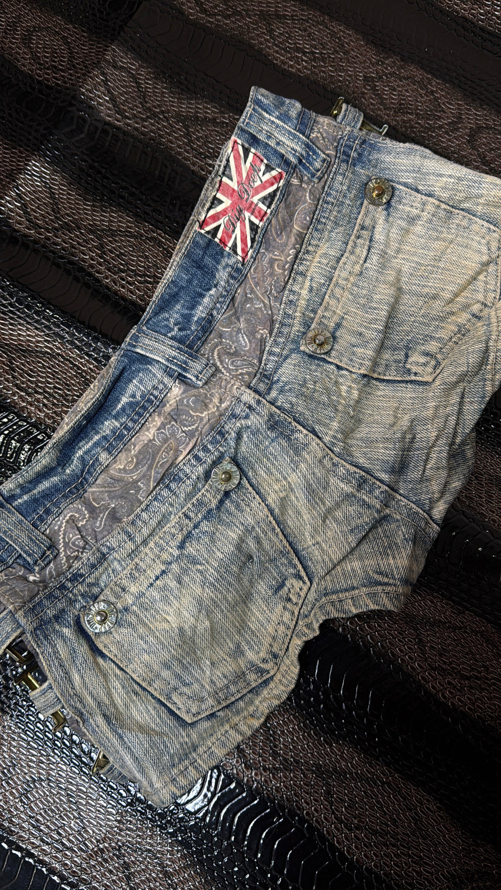 B2V DIG DEEP SHORTS  ༒
