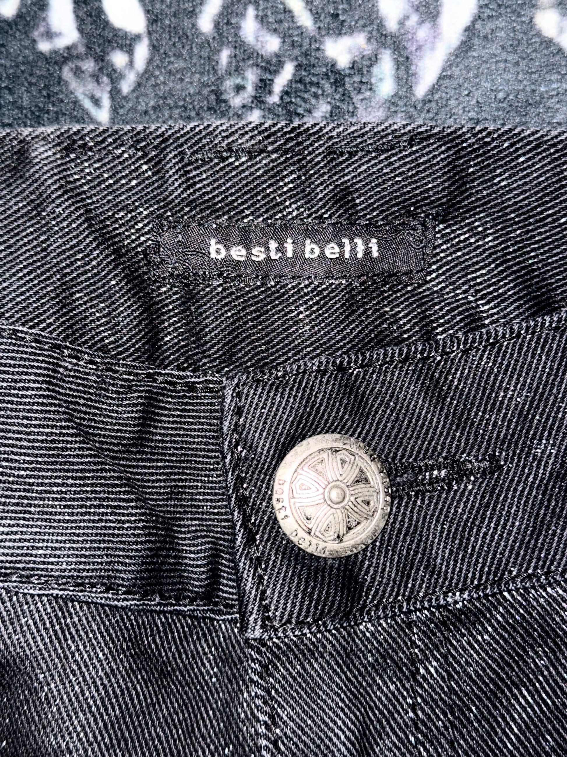 ༒ BESTI BELI ༒