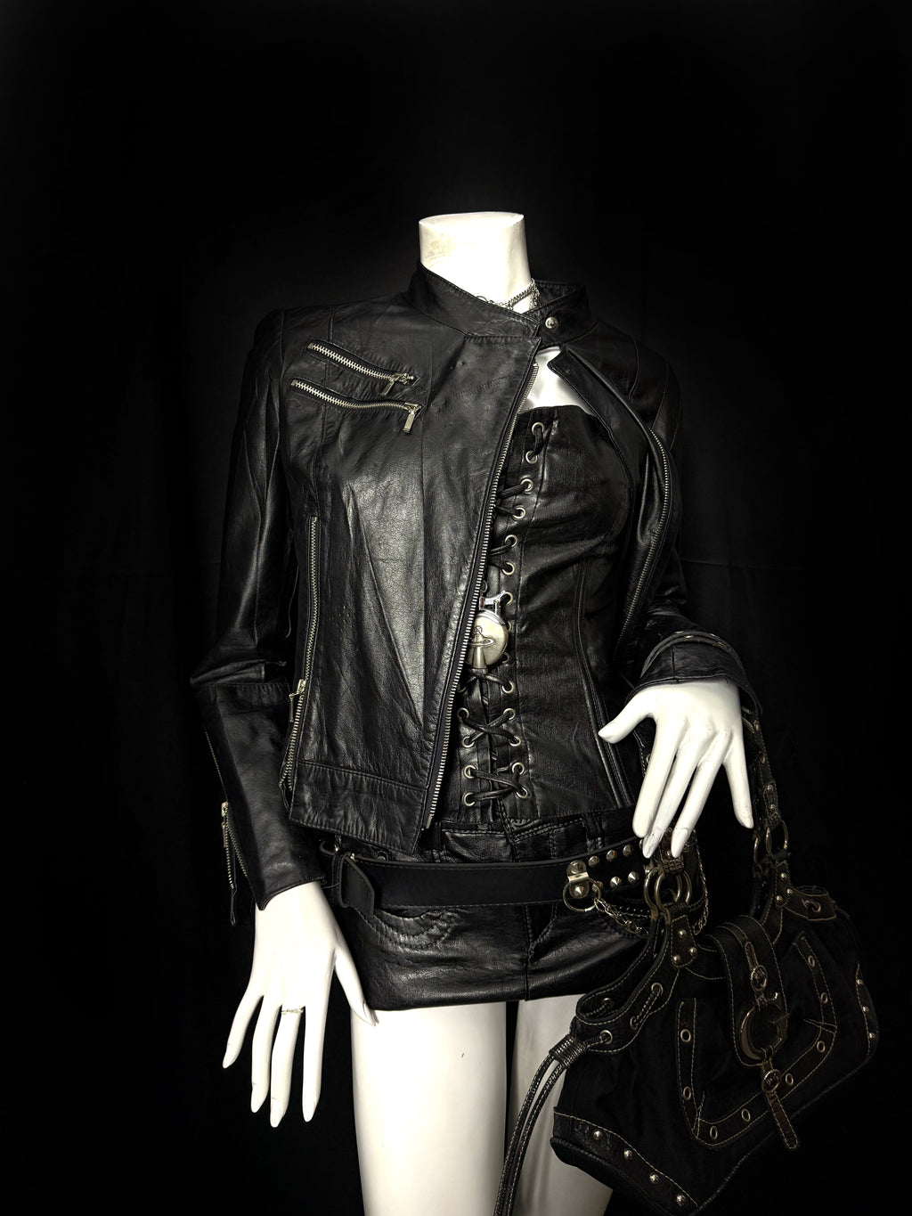 ༒𝐁𝟐𝐕༒𝟏 𝐎𝐅 𝟏 𝐋𝐈𝐌𝐈𝐓𝐄𝐃 𝐎𝐔𝐓𝐅𝐈𝐓