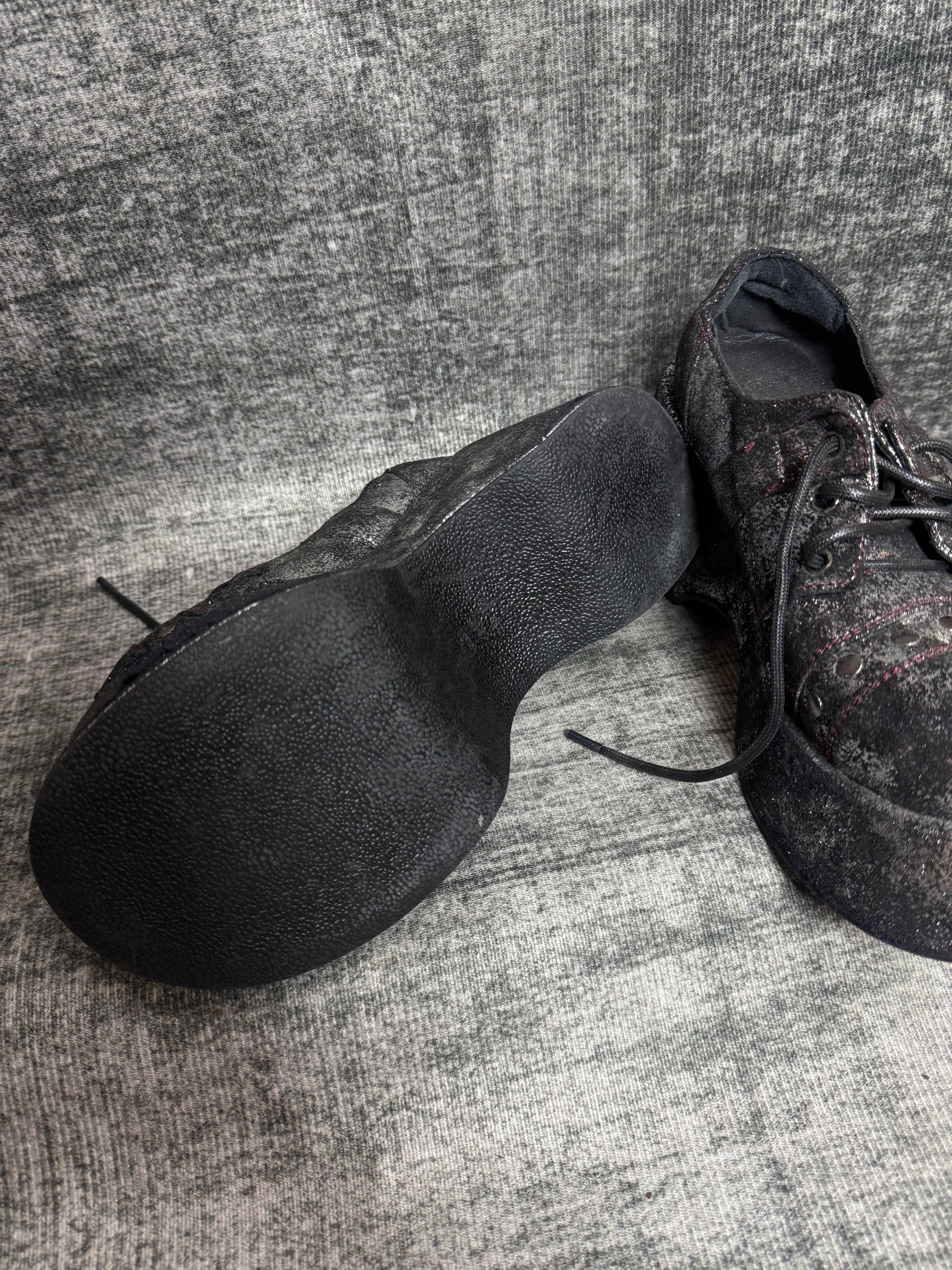 3YUM0M SHOES