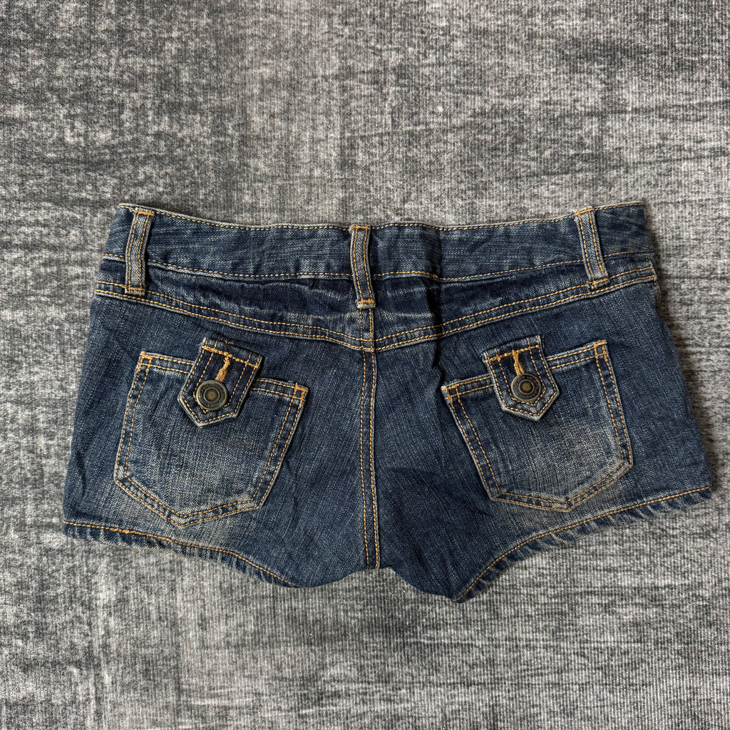 470926BAD2WEAR