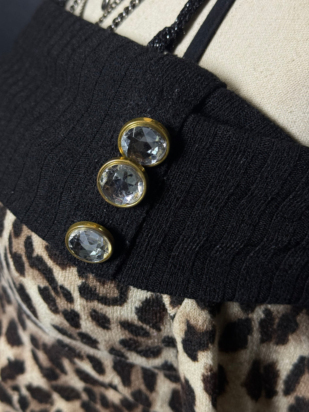 B2V-SKINNY LIP TANK TOP༒