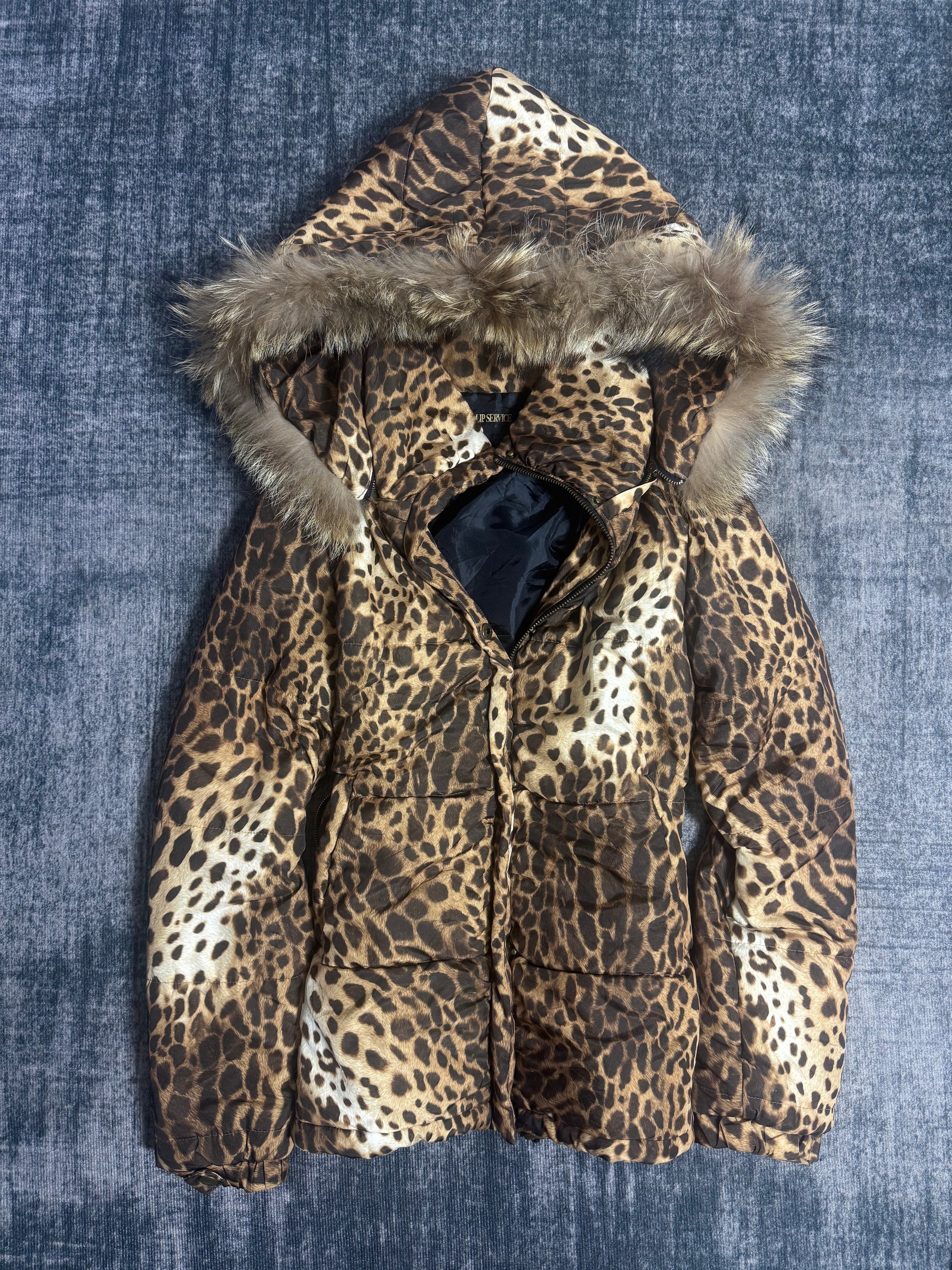 B2V-LIP SERVICE HOODIE༒