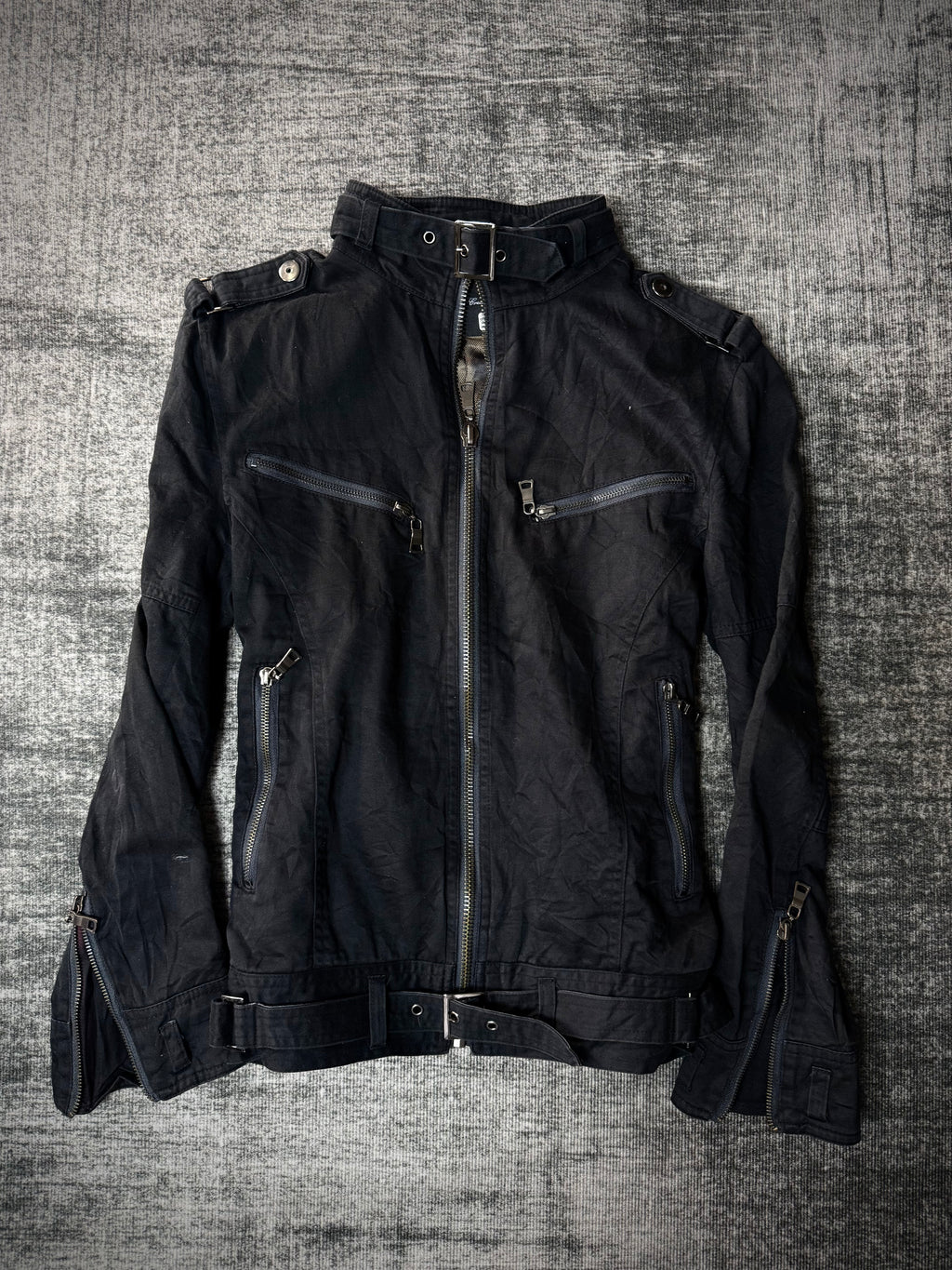 690826BAD2WEAR