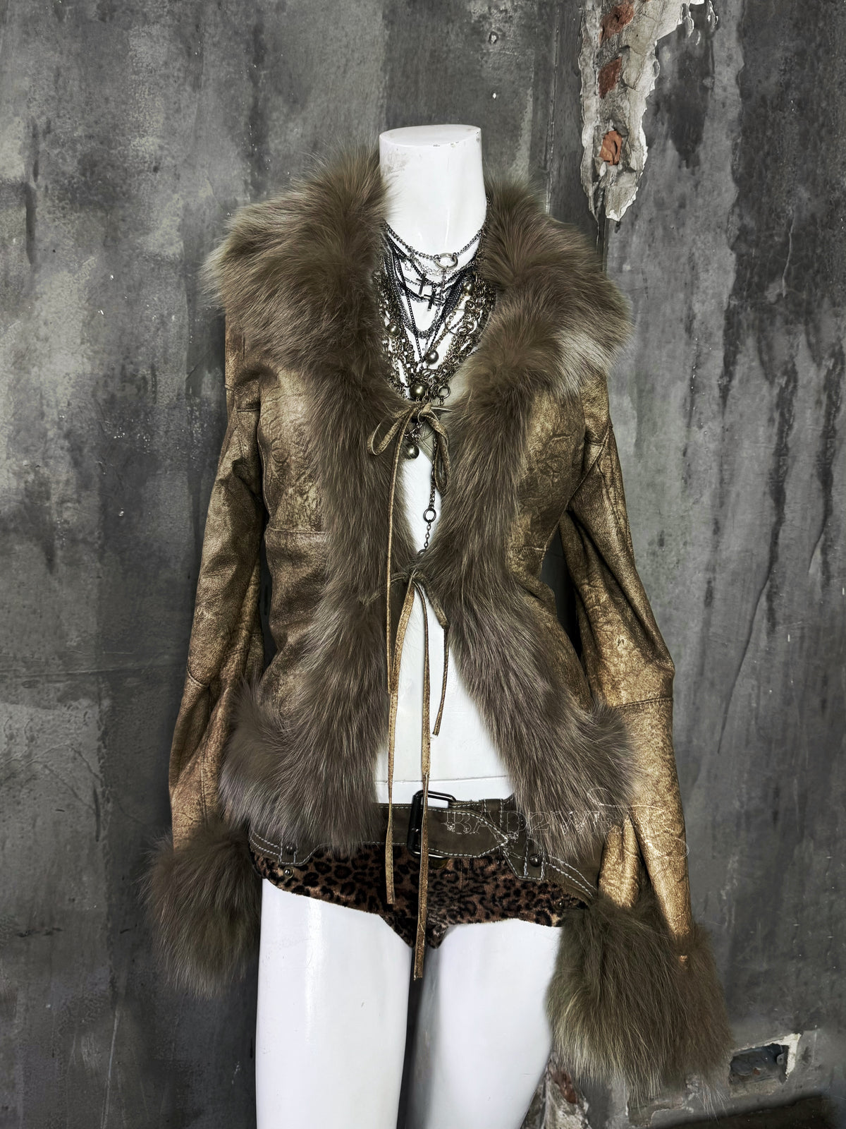 041026BAD2WEAR