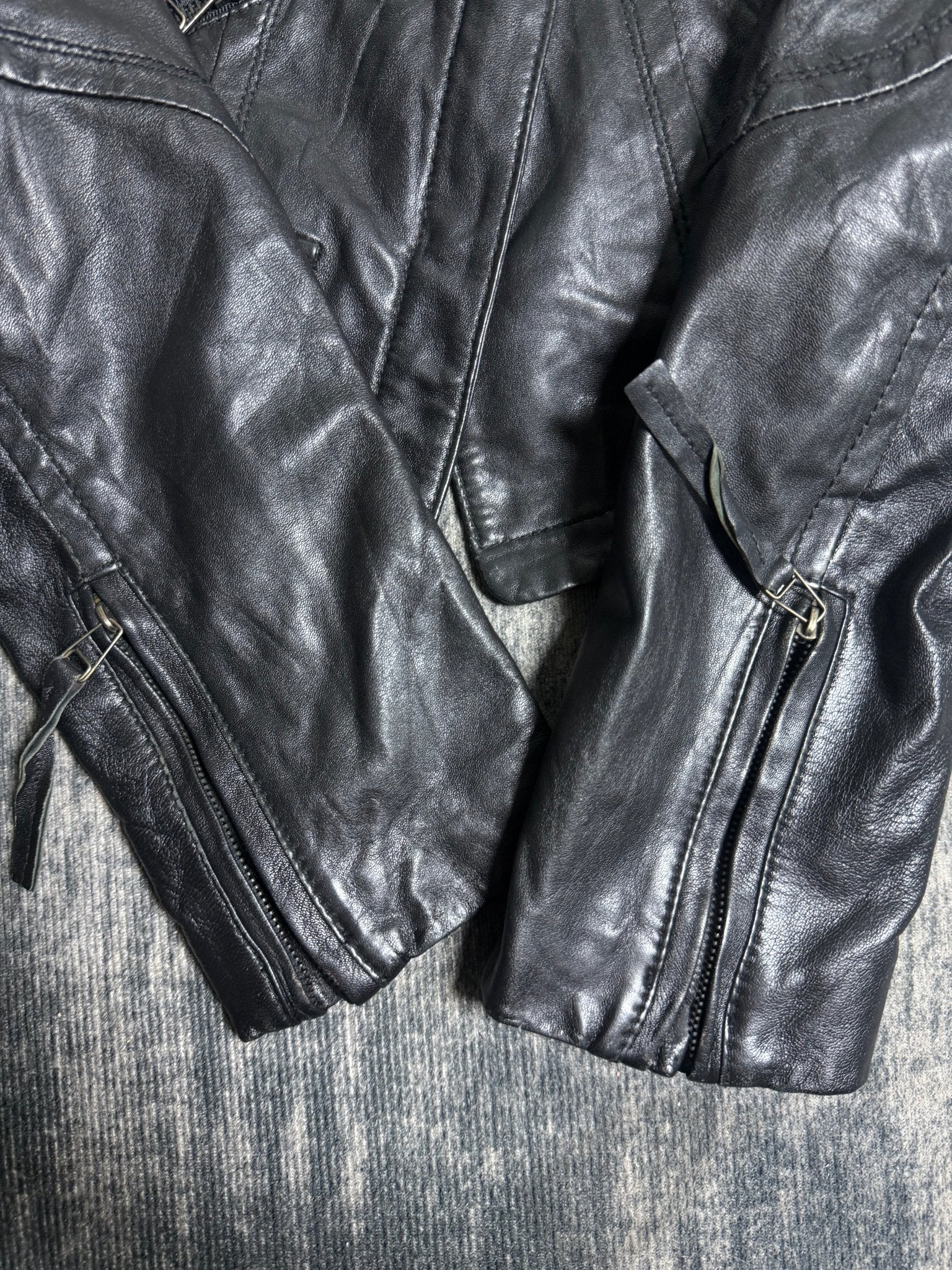 B2V 2ME JACKET ༒ vintage streetwear thrift y2k clothing by B2V_BAD2WEAR