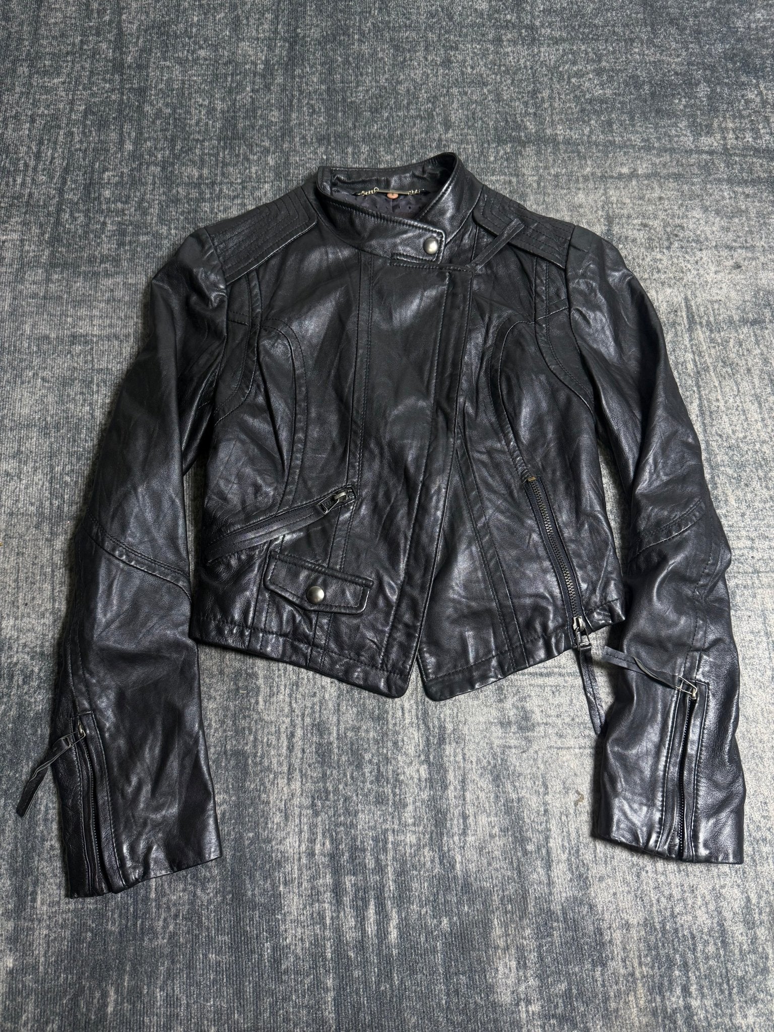 B2V 2ME JACKET ༒ vintage streetwear thrift y2k clothing by B2V_BAD2WEAR