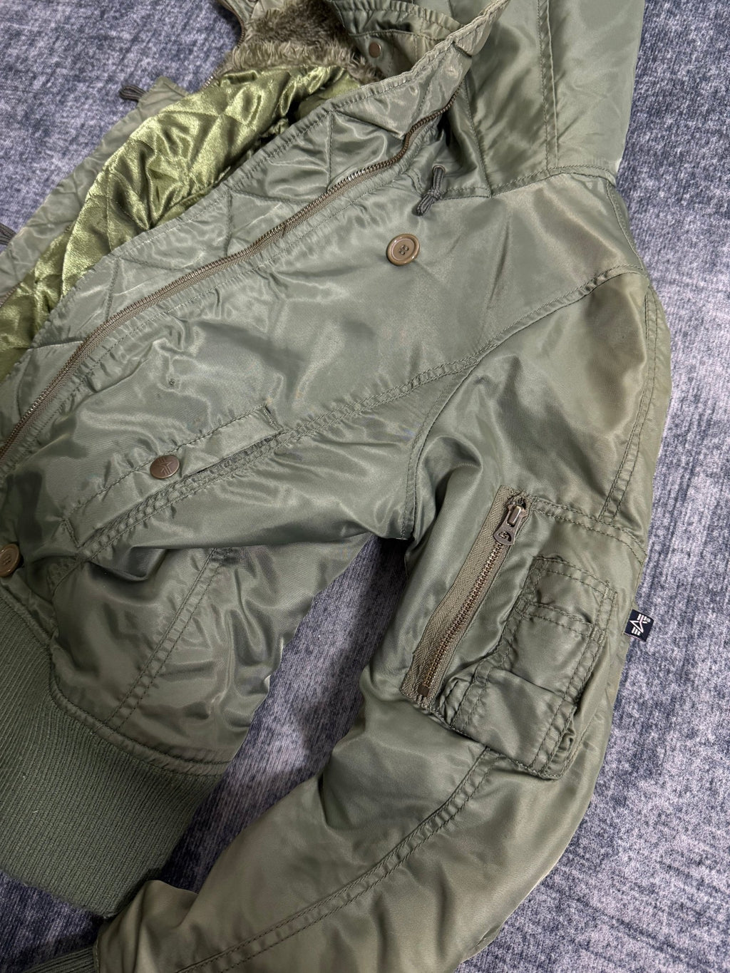 B2V - ALPHA INDUSTRIAL JACKET༒ vintage streetwear thrift y2k clothing by B2V_BAD2WEAR