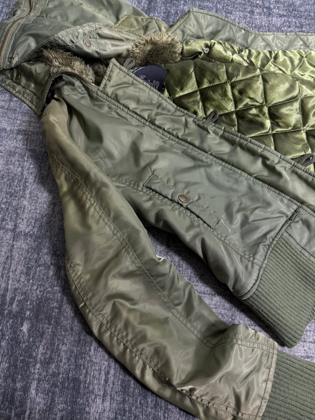 B2V - ALPHA INDUSTRIAL JACKET༒ vintage streetwear thrift y2k clothing by B2V_BAD2WEAR