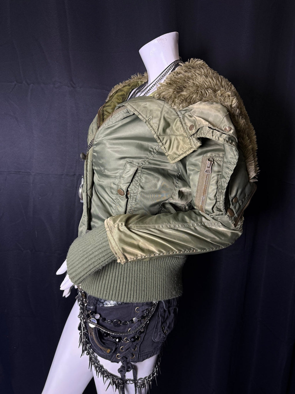 B2V - ALPHA INDUSTRIAL JACKET༒ vintage streetwear thrift y2k clothing by B2V_BAD2WEAR