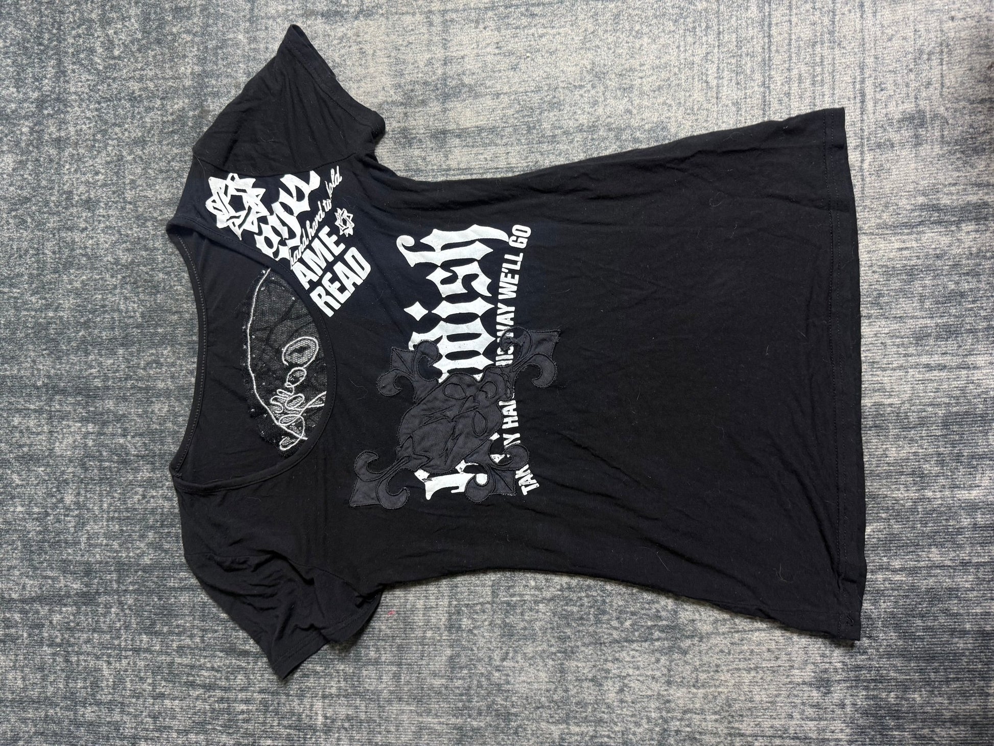 B2V - BLACK SKULL PUNK T ༒ vintage streetwear thrift y2k clothing by B2V_BAD2WEAR