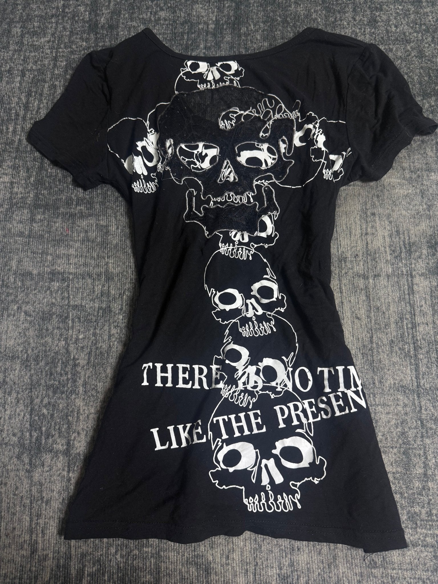 B2V - BLACK SKULL PUNK T ༒ vintage streetwear thrift y2k clothing by B2V_BAD2WEAR