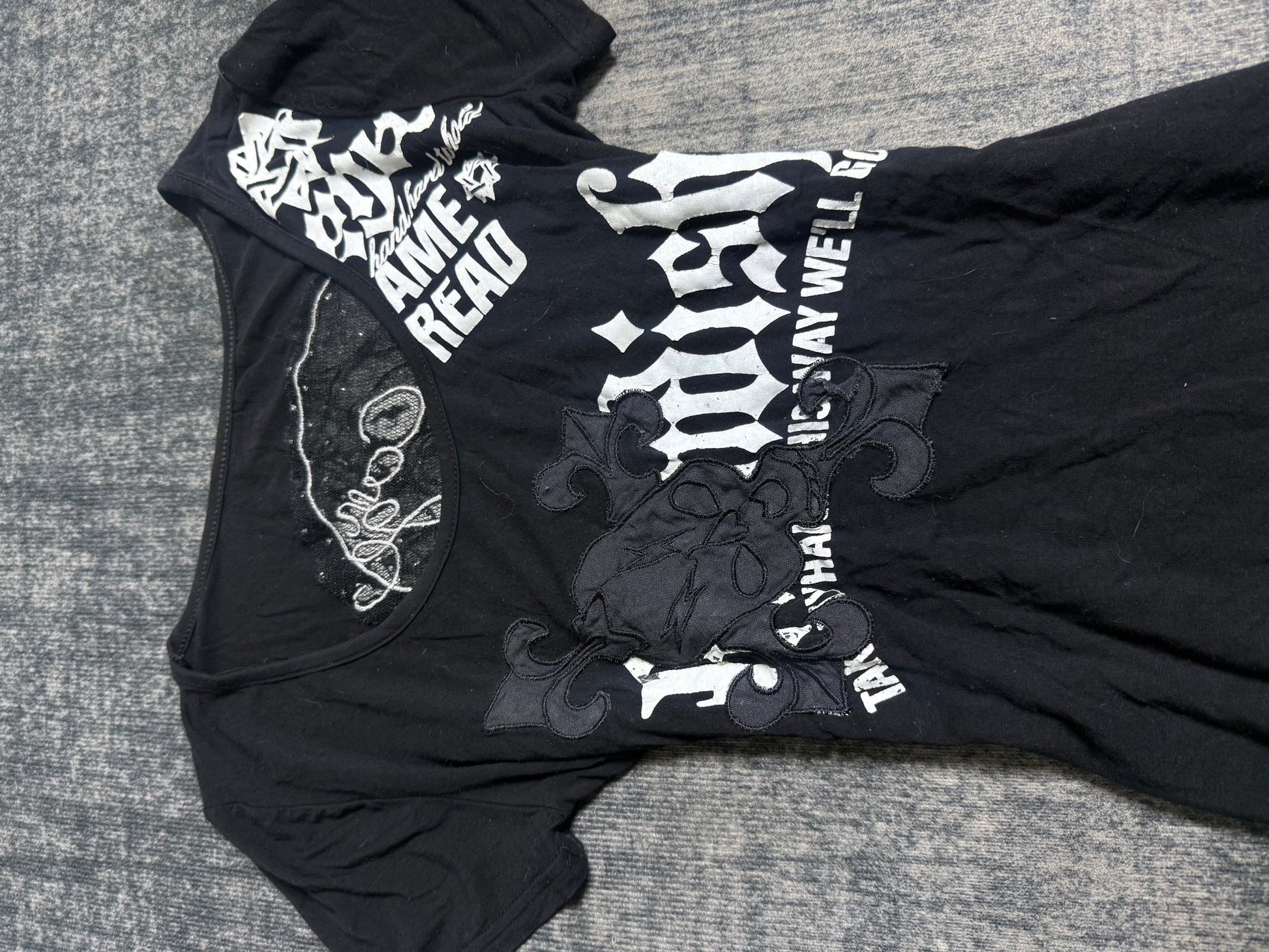 B2V - BLACK SKULL PUNK T ༒ vintage streetwear thrift y2k clothing by B2V_BAD2WEAR