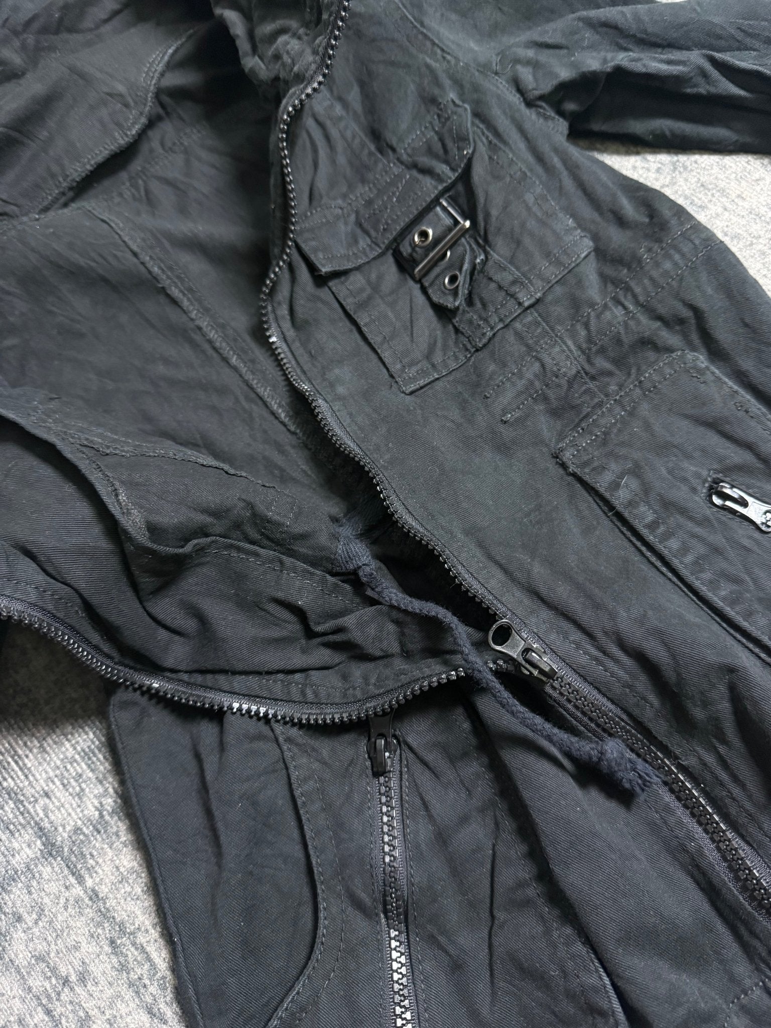 B2V - BLACK ZIP UP JACKETS༒ vintage streetwear thrift y2k clothing by B2V_BAD2WEAR