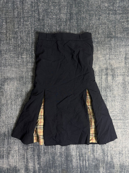 B2V - BURBERRY SKIRT༒⭕️HIPS vintage streetwear thrift y2k clothing by B2V_BAD2WEAR