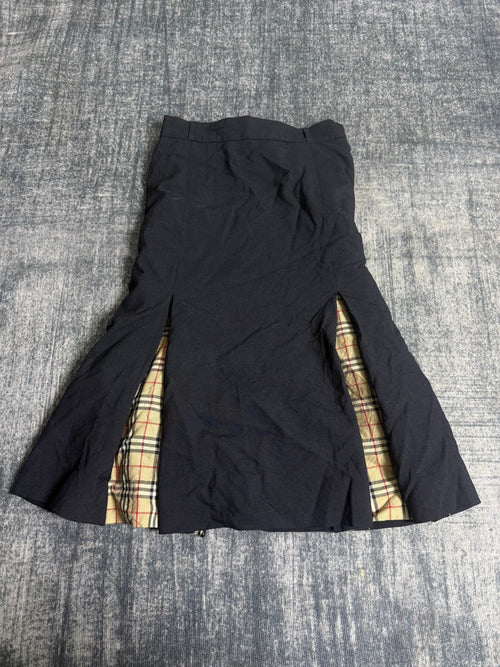 B2V - BURBERRY SKIRT༒⭕️HIPS vintage streetwear thrift y2k clothing by B2V_BAD2WEAR