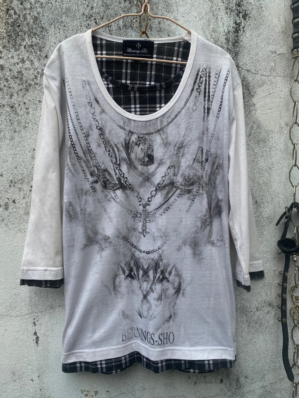 B2V - BURNING SHO vintage streetwear thrift y2k clothing by B2V_BAD2WEAR