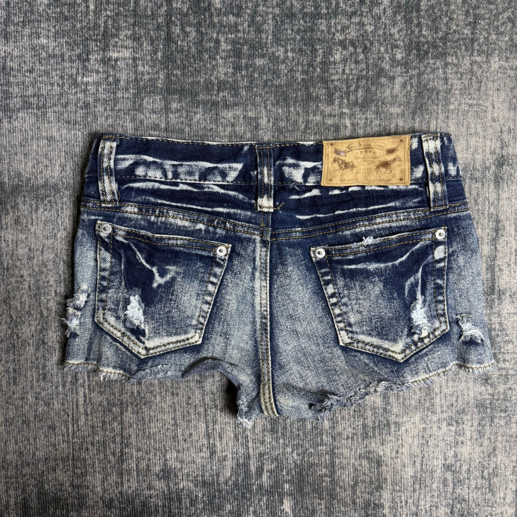 B2V - Cecil mc beeSHORT༒SS24 vintage streetwear thrift y2k clothing by B2V_BAD2WEAR