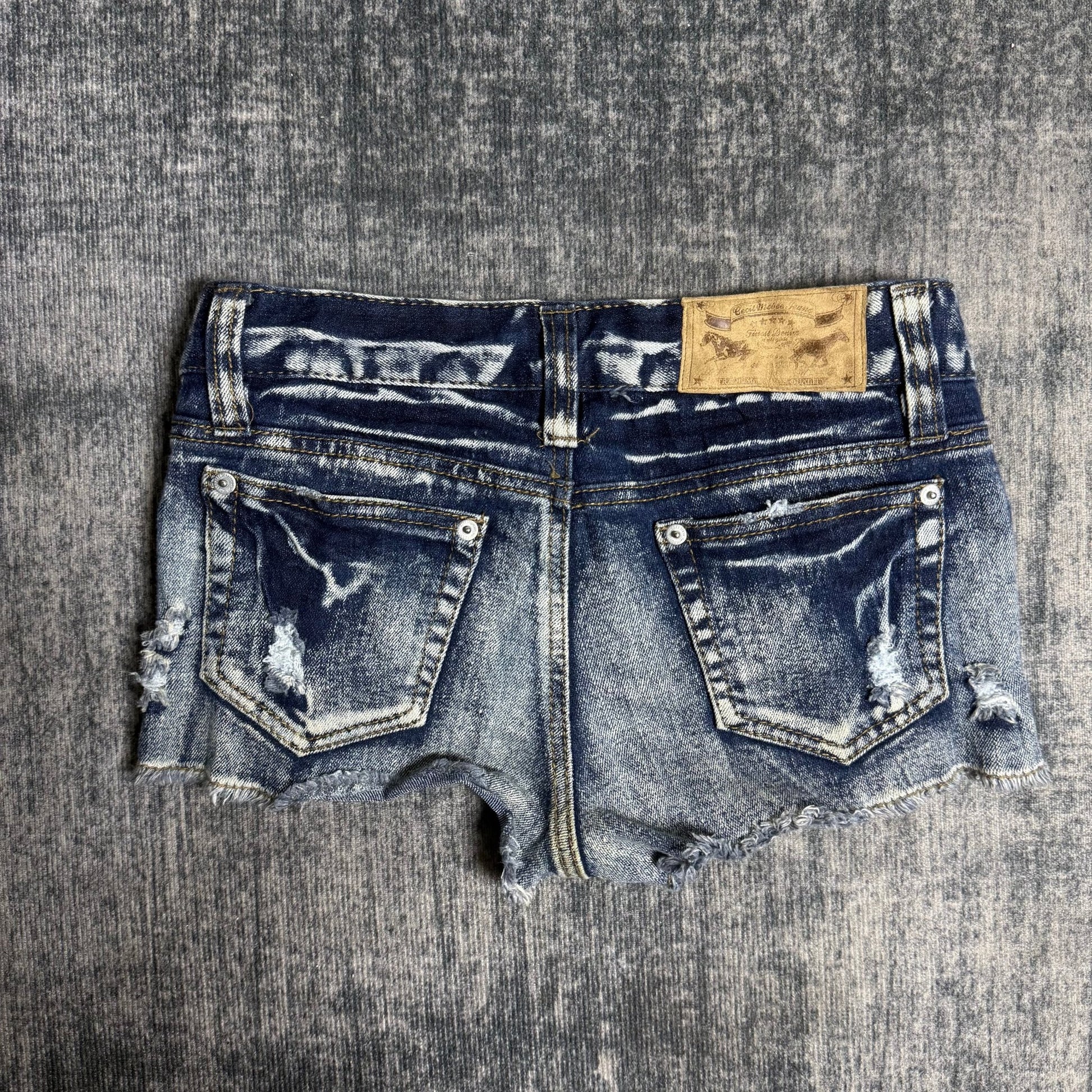 B2V - Cecil mc beeSHORT༒SS24 vintage streetwear thrift y2k clothing by B2V_BAD2WEAR