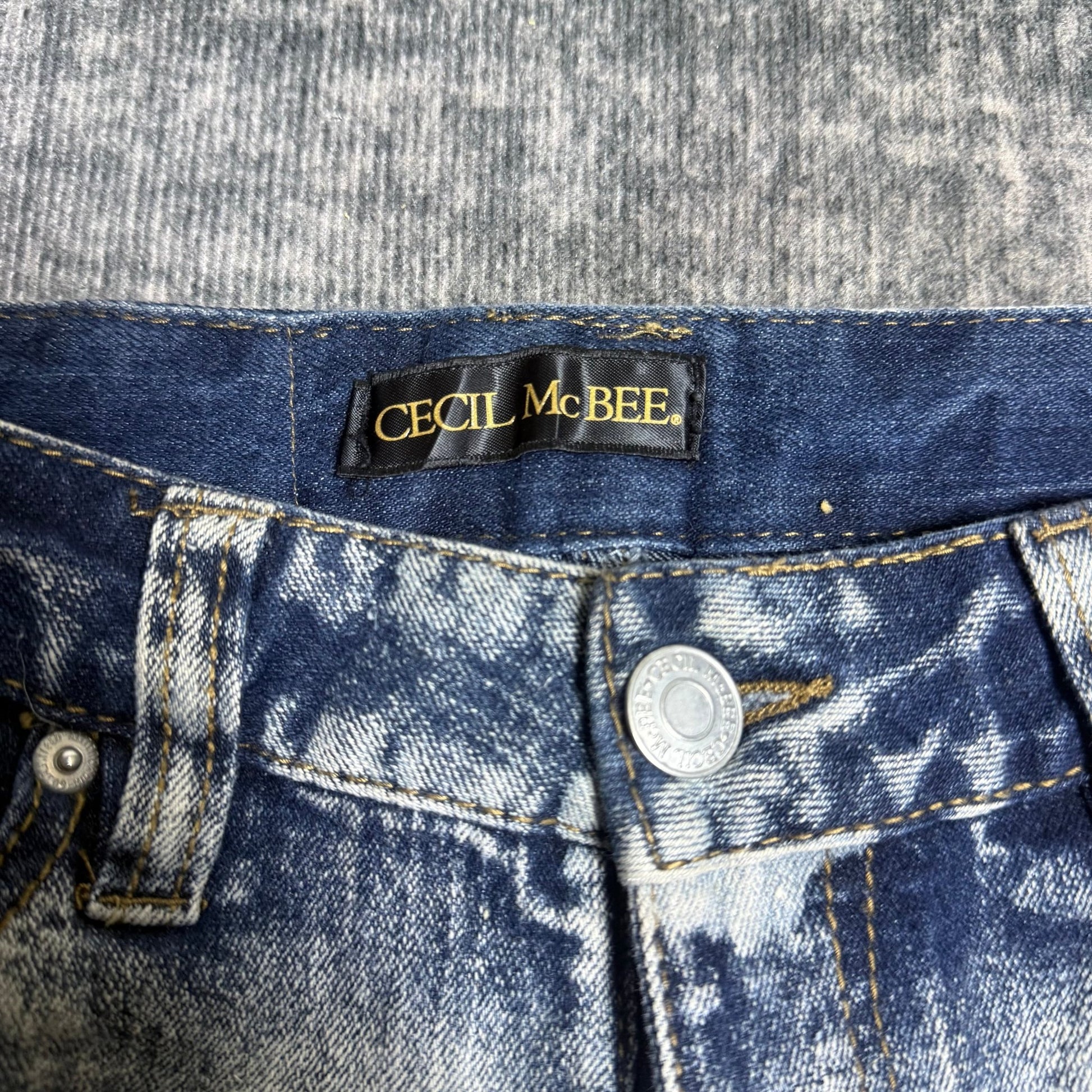 B2V - Cecil mc beeSHORT༒SS24 vintage streetwear thrift y2k clothing by B2V_BAD2WEAR