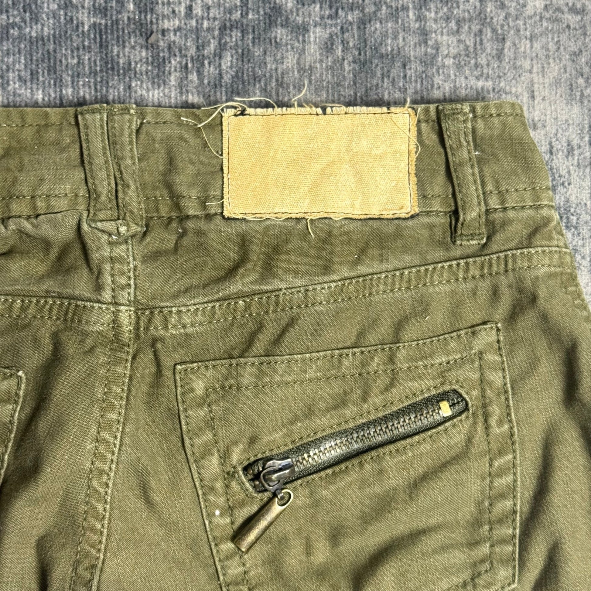 B2V - CECIL MCBEE SHORT༒ vintage streetwear thrift y2k clothing by B2V_BAD2WEAR