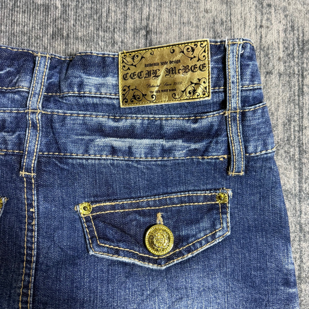 B2V - CECIL MCBEE SHORT ༒ vintage streetwear thrift y2k clothing by B2V_BAD2WEAR