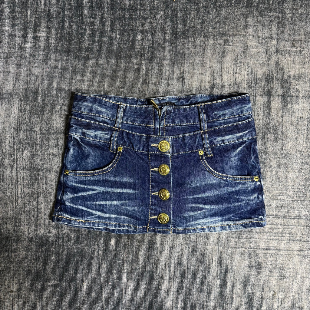 B2V - CECIL MCBEE SHORT ༒ vintage streetwear thrift y2k clothing by B2V_BAD2WEAR