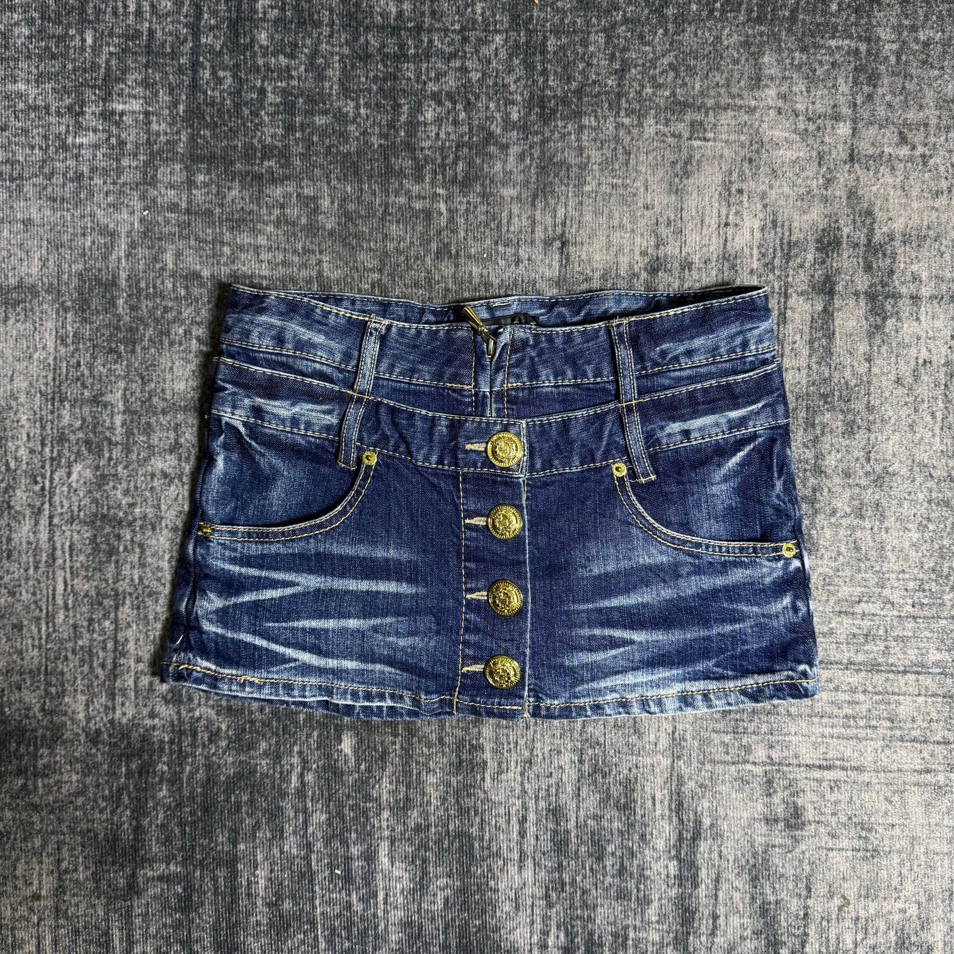 B2V - CECIL MCBEE SHORT ༒ vintage streetwear thrift y2k clothing by B2V_BAD2WEAR