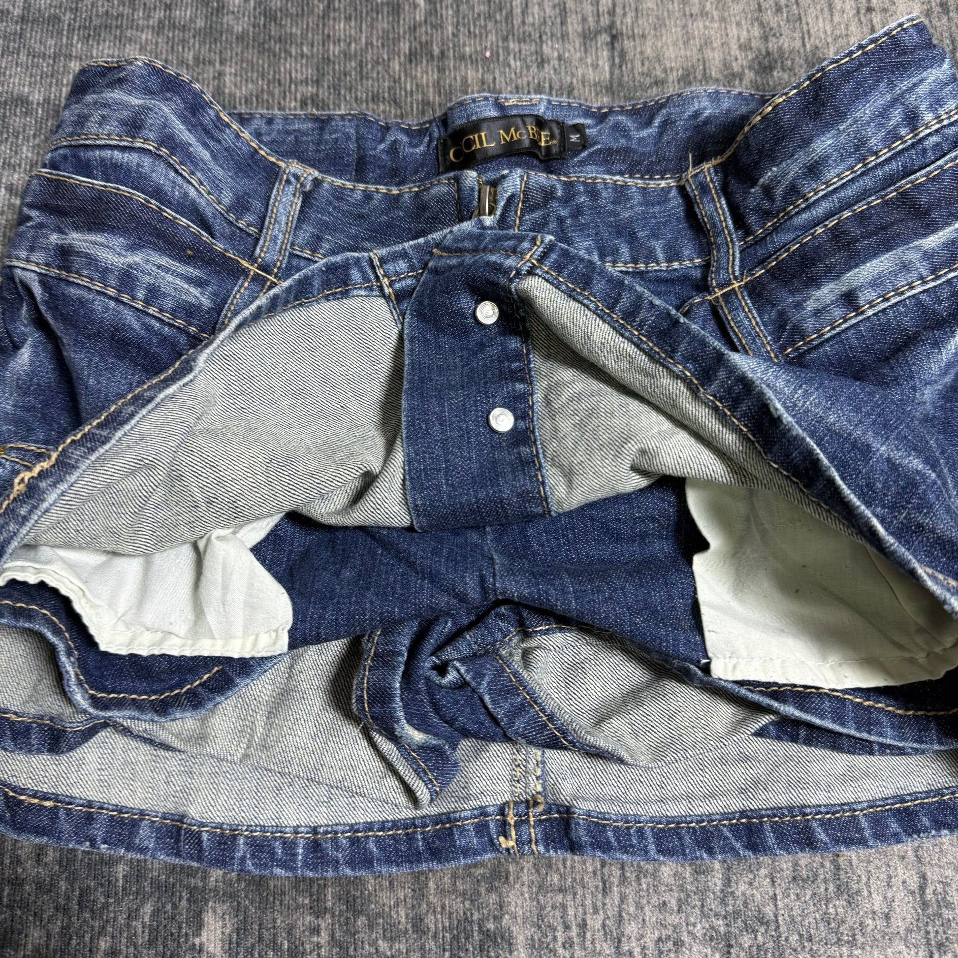 B2V - CECIL MCBEE SHORT ༒ vintage streetwear thrift y2k clothing by B2V_BAD2WEAR