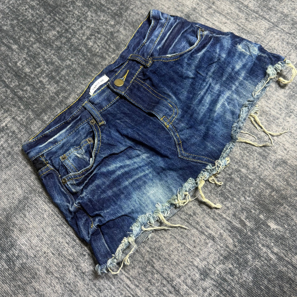 B2V - CLOSE UP SHORT༒ SS15 vintage streetwear thrift y2k clothing by B2V_BAD2WEAR