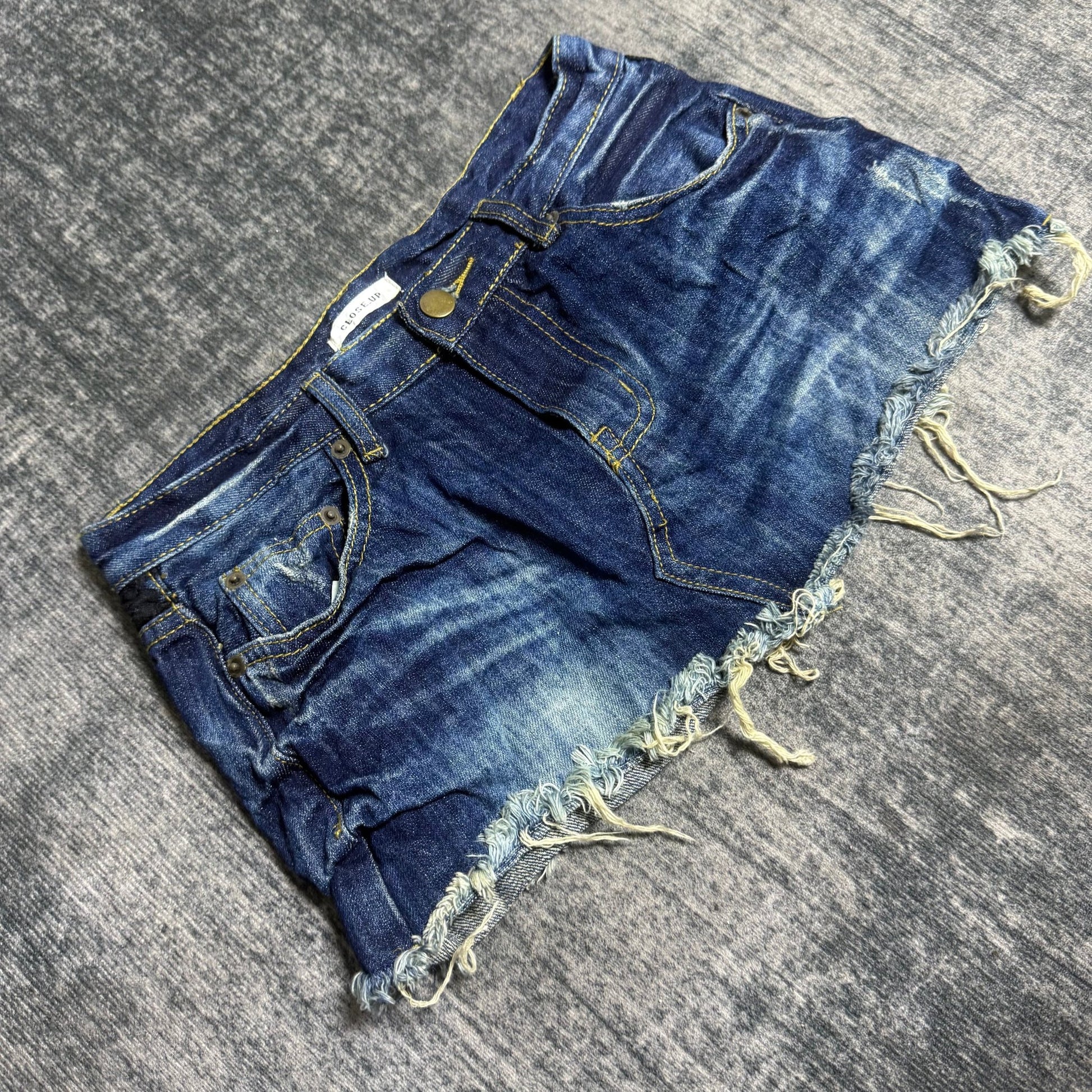 B2V - CLOSE UP SHORT༒ SS15 vintage streetwear thrift y2k clothing by B2V_BAD2WEAR