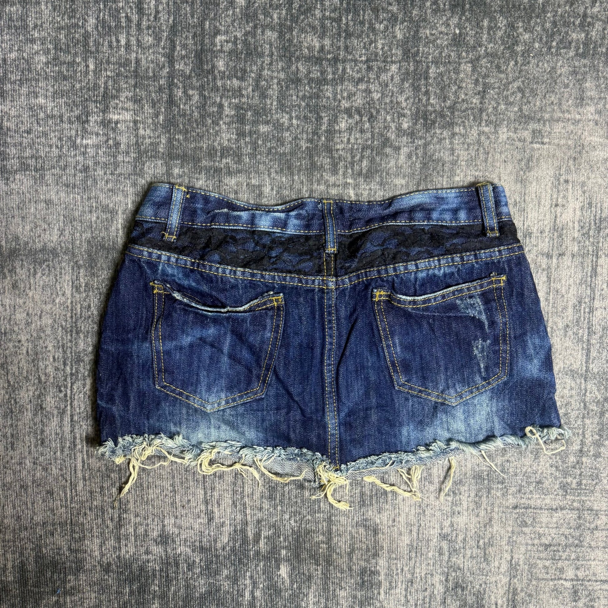 B2V - CLOSE UP SHORT༒ SS15 vintage streetwear thrift y2k clothing by B2V_BAD2WEAR