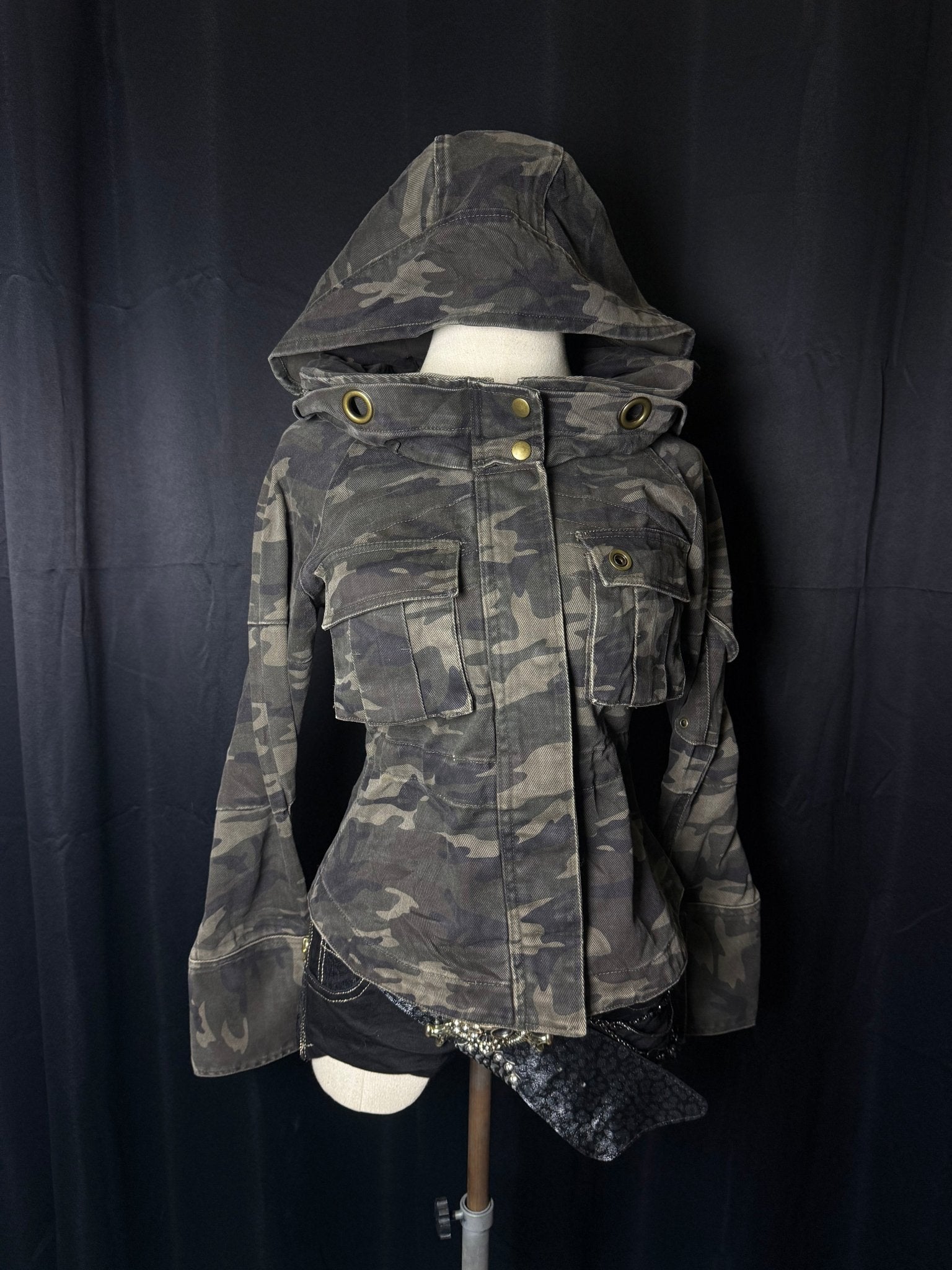 B2V - CLOZA JACKET ༒ vintage streetwear thrift y2k clothing by B2V_BAD2WEAR