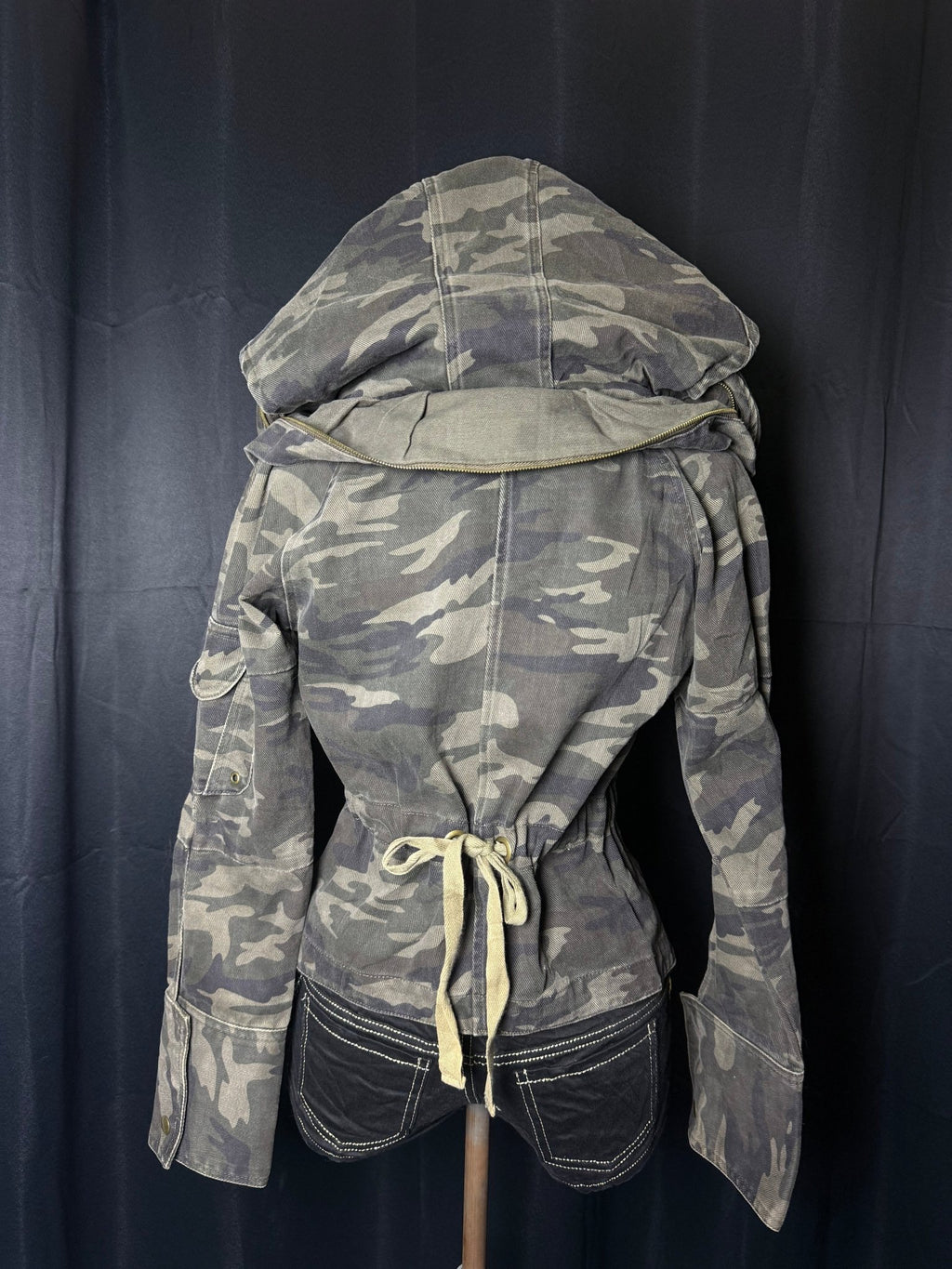 B2V - CLOZA JACKET ༒ vintage streetwear thrift y2k clothing by B2V_BAD2WEAR