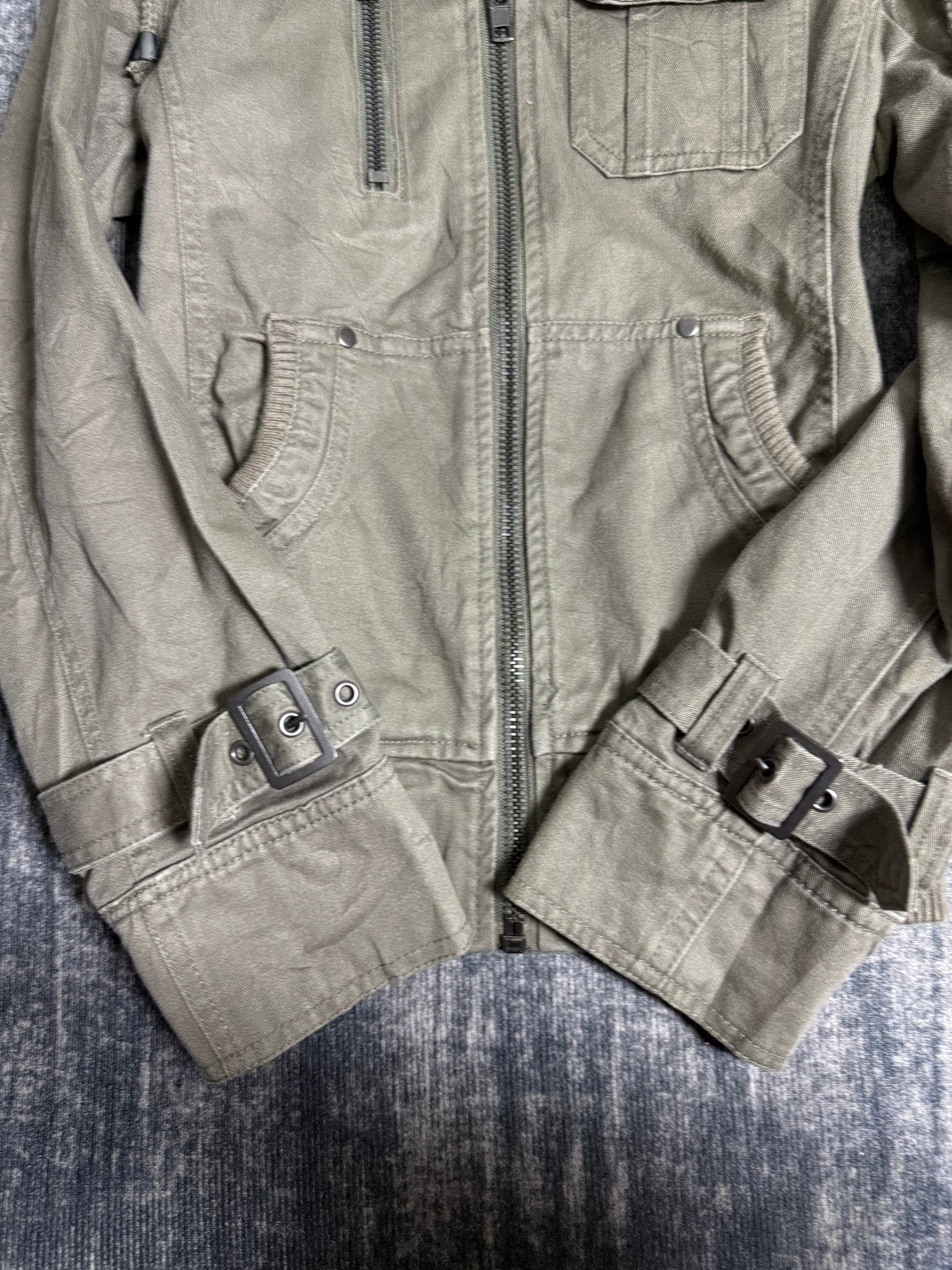B2V - CLOZA JACKET༒ vintage streetwear thrift y2k clothing by B2V_BAD2WEAR