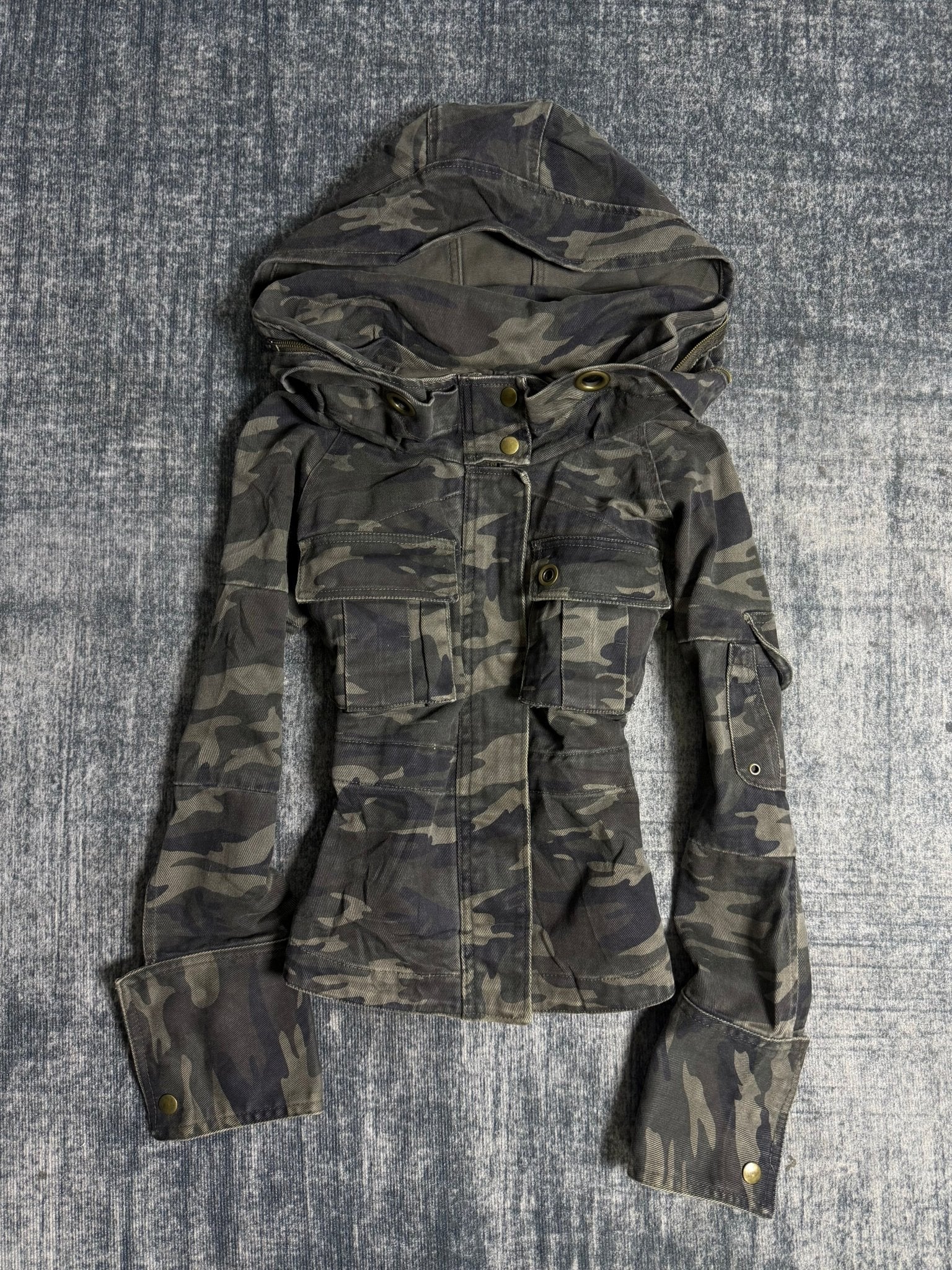 B2V - CLOZA JACKET ༒ vintage streetwear thrift y2k clothing by B2V_BAD2WEAR