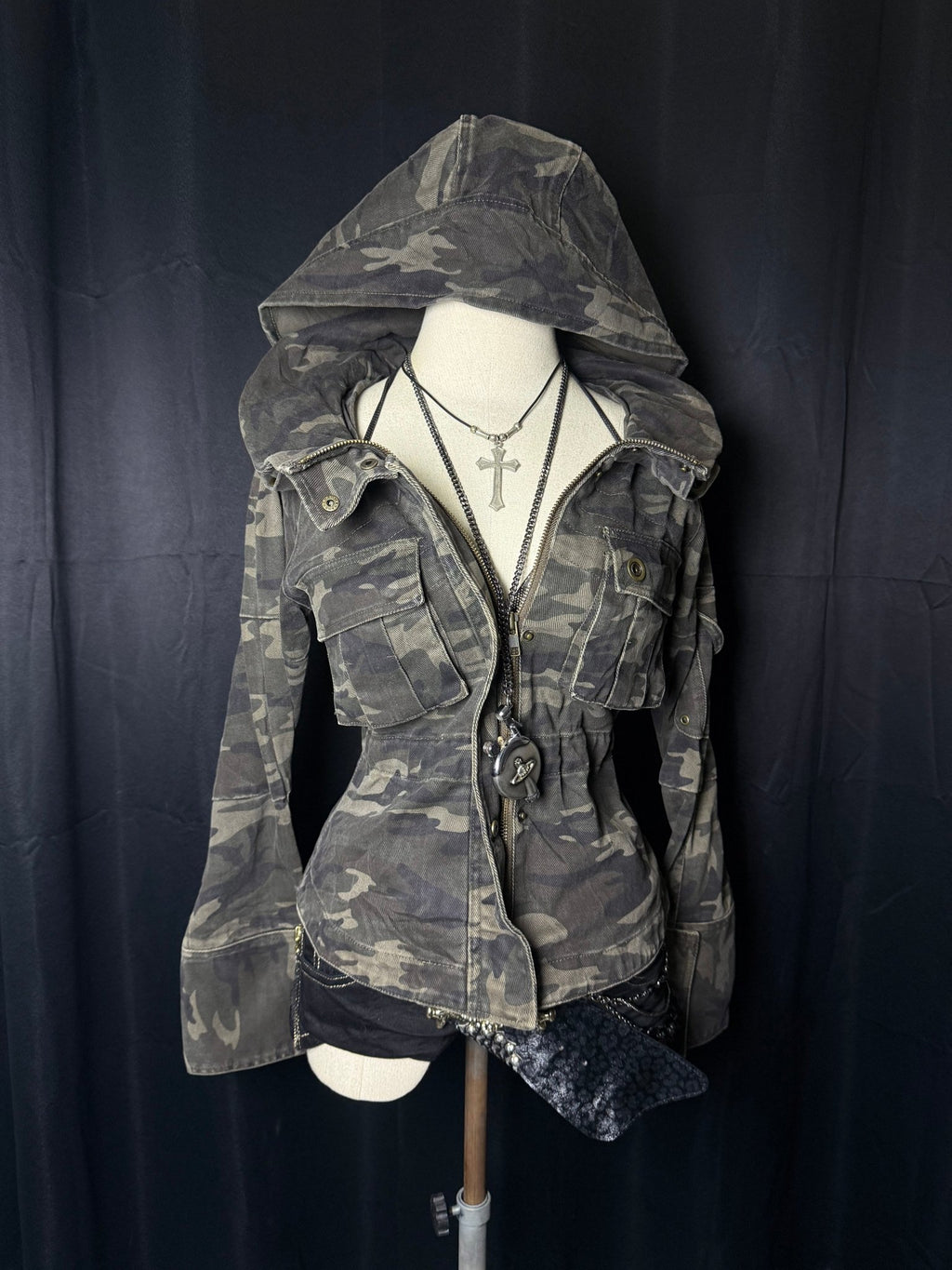 B2V - CLOZA JACKET ༒ vintage streetwear thrift y2k clothing by B2V_BAD2WEAR