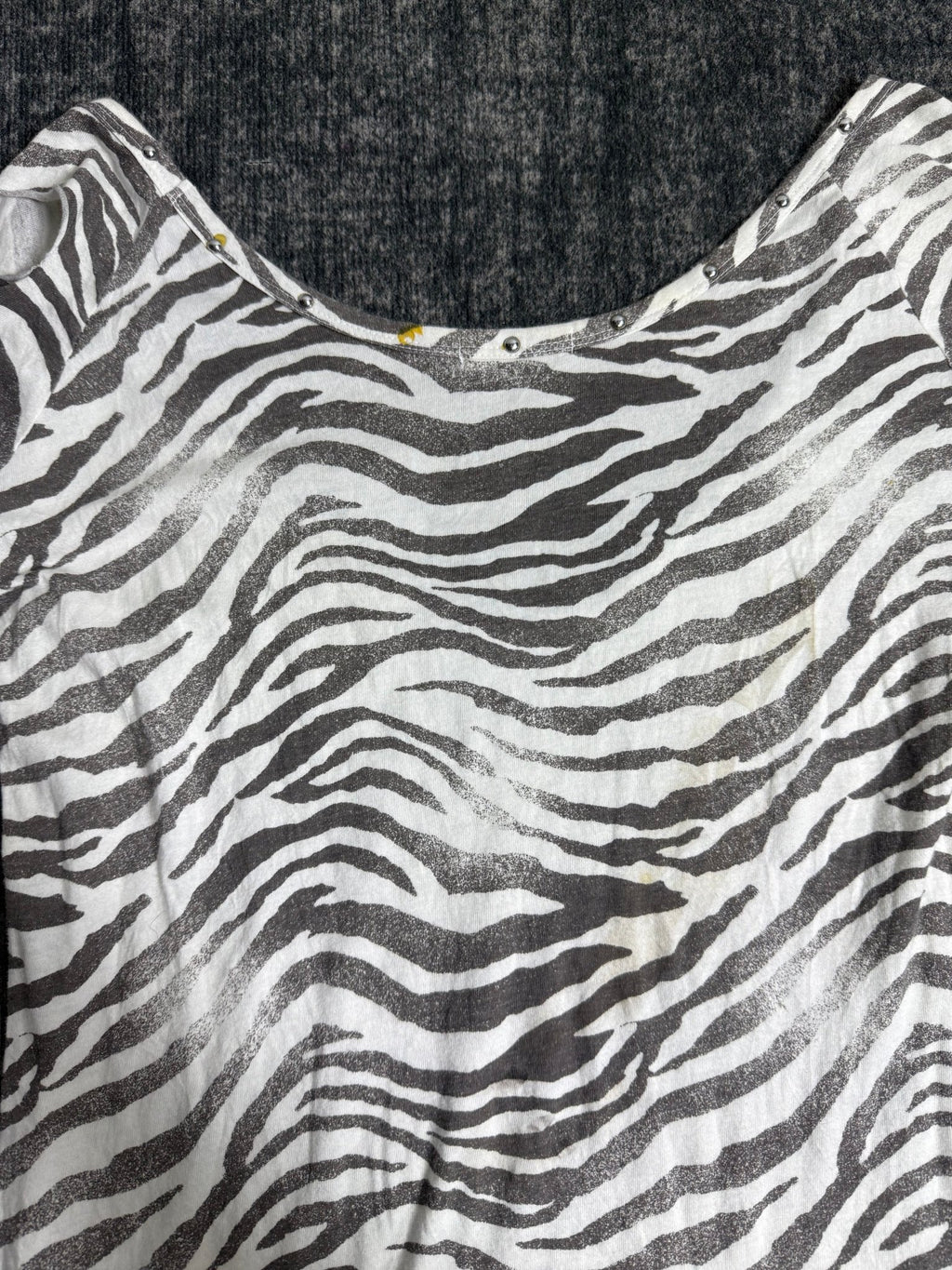 B2V - CLOZA SHIRT༒ vintage streetwear thrift y2k clothing by B2V_BAD2WEAR