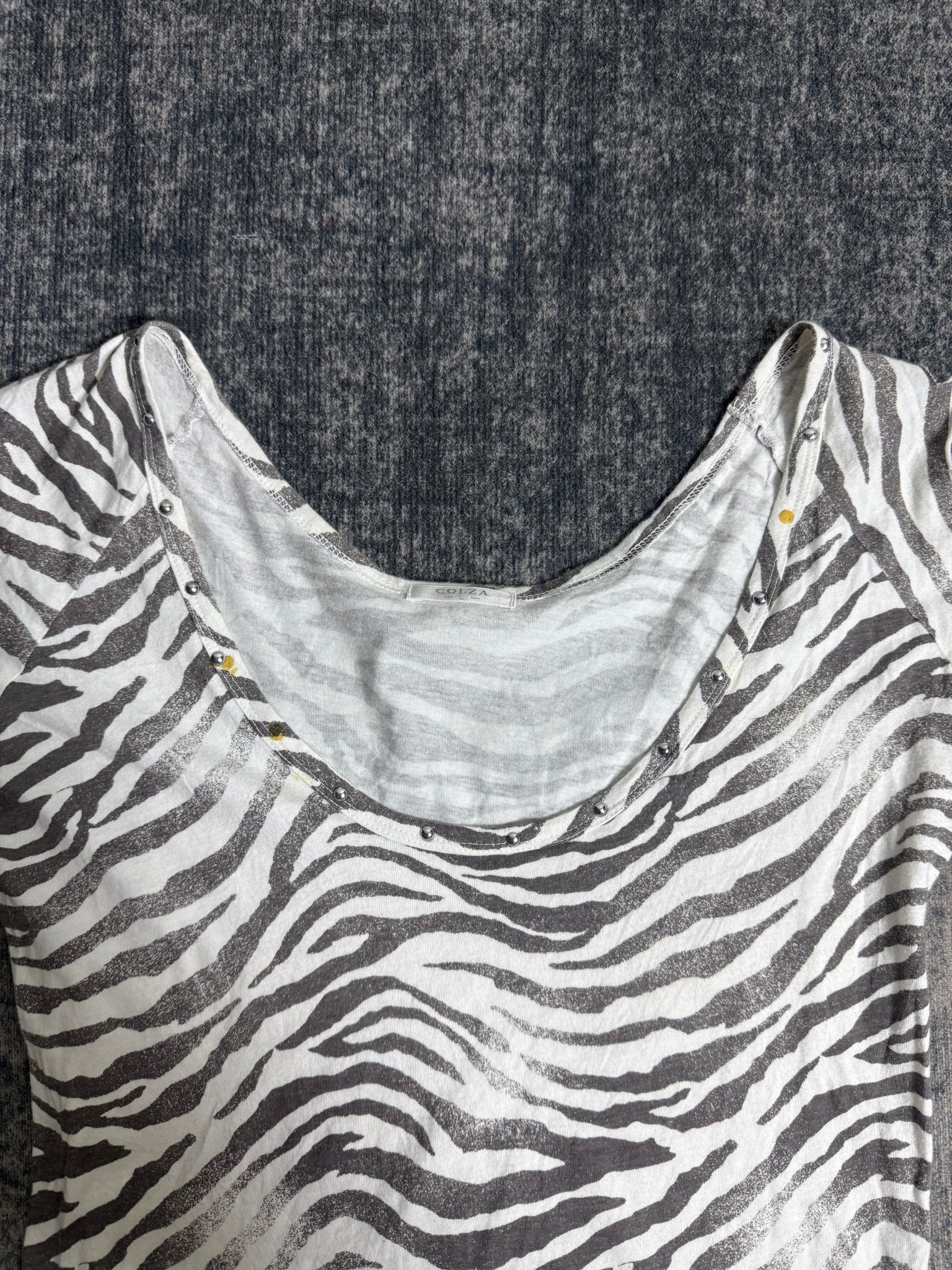 B2V - CLOZA SHIRT༒ vintage streetwear thrift y2k clothing by B2V_BAD2WEAR