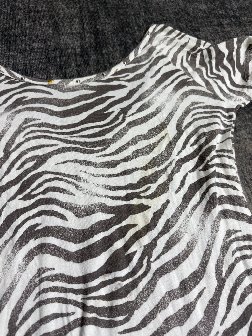 B2V - CLOZA SHIRT༒ vintage streetwear thrift y2k clothing by B2V_BAD2WEAR