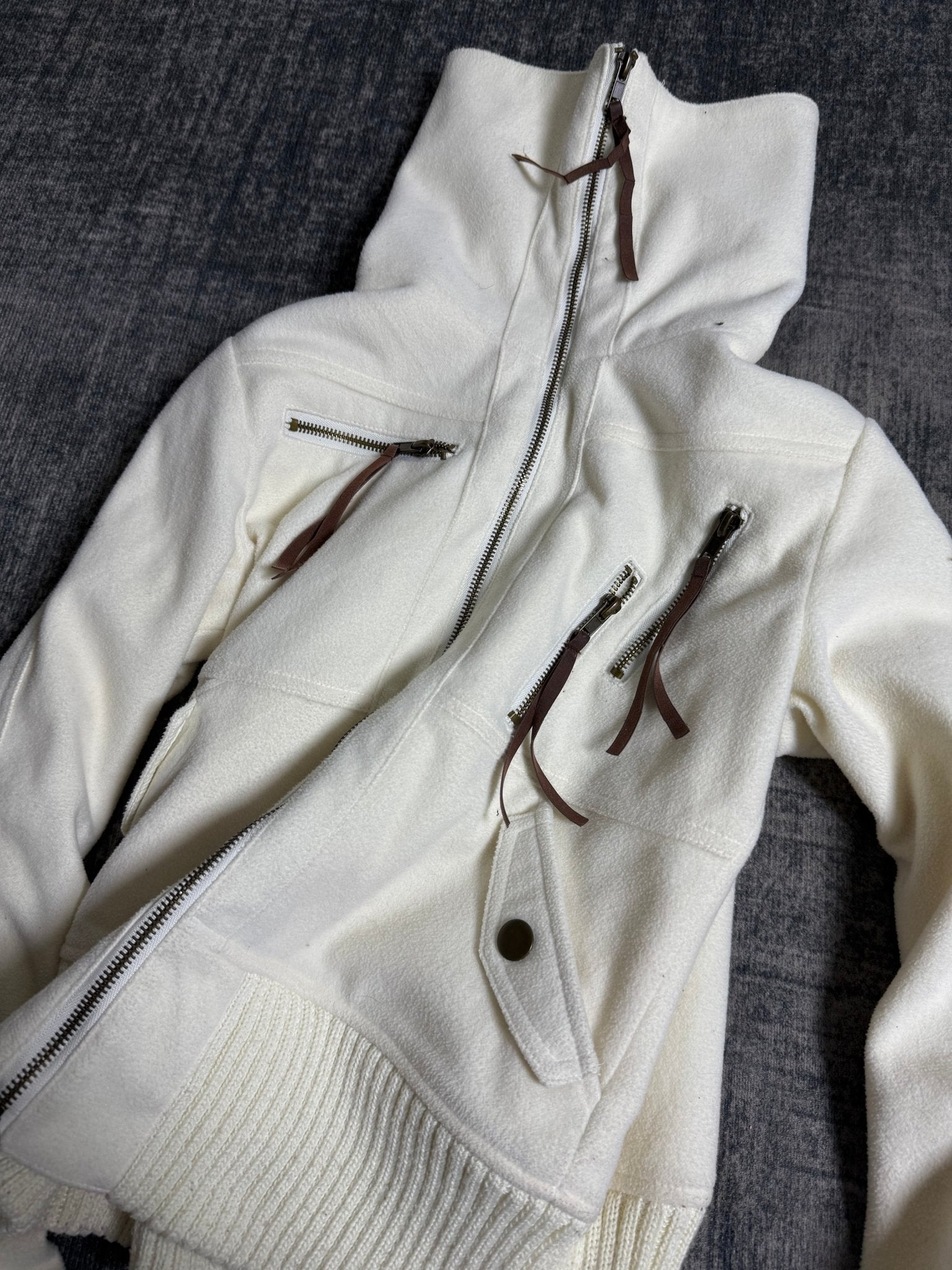 B2V - CLUMZY. JACKET ༒ vintage streetwear thrift y2k clothing by B2V_BAD2WEAR