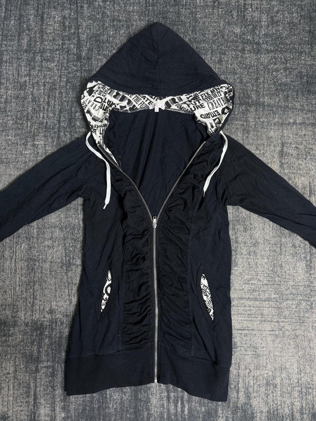 B2V - COLZA HOODIE༒ vintage streetwear thrift y2k clothing by B2V_BAD2WEAR