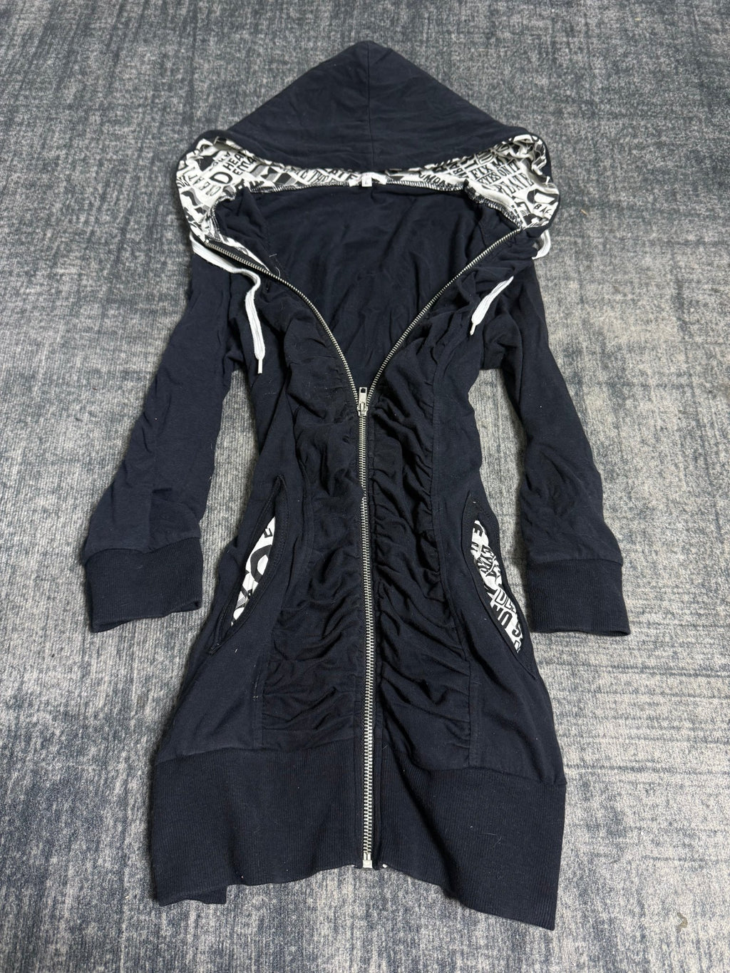 B2V - COLZA HOODIE༒ vintage streetwear thrift y2k clothing by B2V_BAD2WEAR