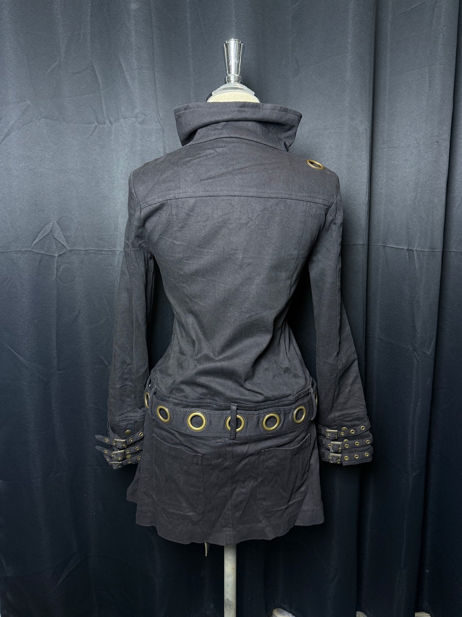 B2V - CRY X JACKET༒ (2) vintage streetwear thrift y2k clothing by B2V_BAD2WEAR