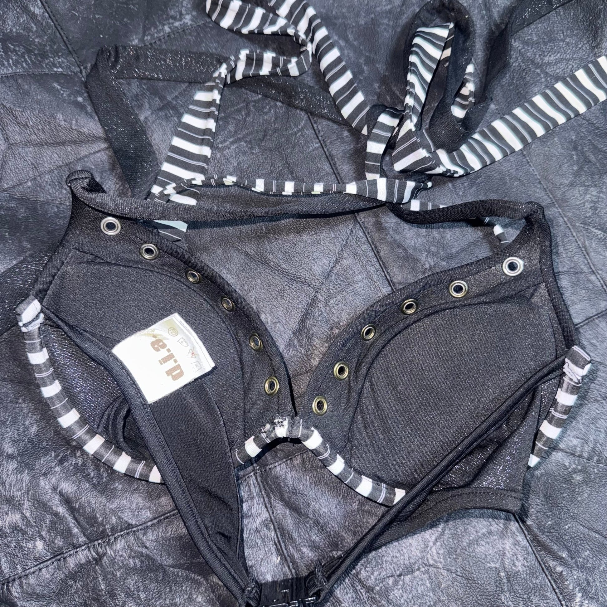 B2V - DIA BRA༒ vintage streetwear thrift y2k clothing by B2V_BAD2WEAR