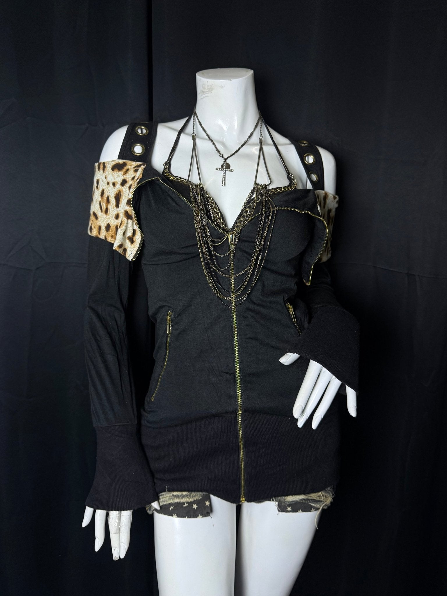 B2V - DIALLE TOP༒ vintage streetwear thrift y2k clothing by B2V_BAD2WEAR