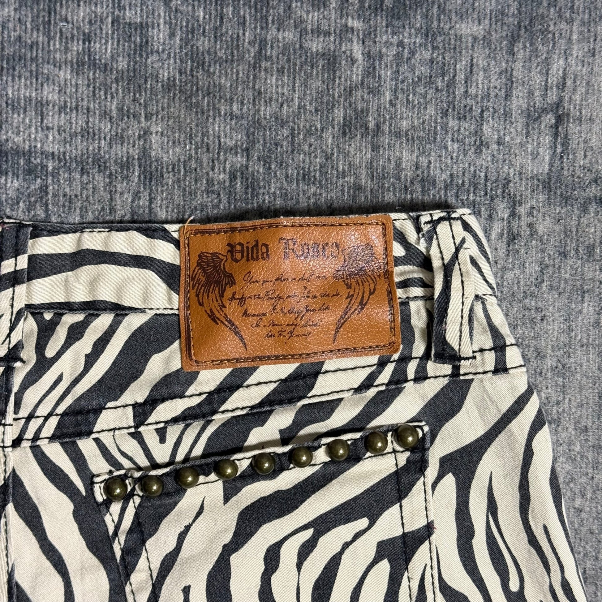 B2V - DIDA ROSE SHORT༒ vintage streetwear thrift y2k clothing by B2V_BAD2WEAR